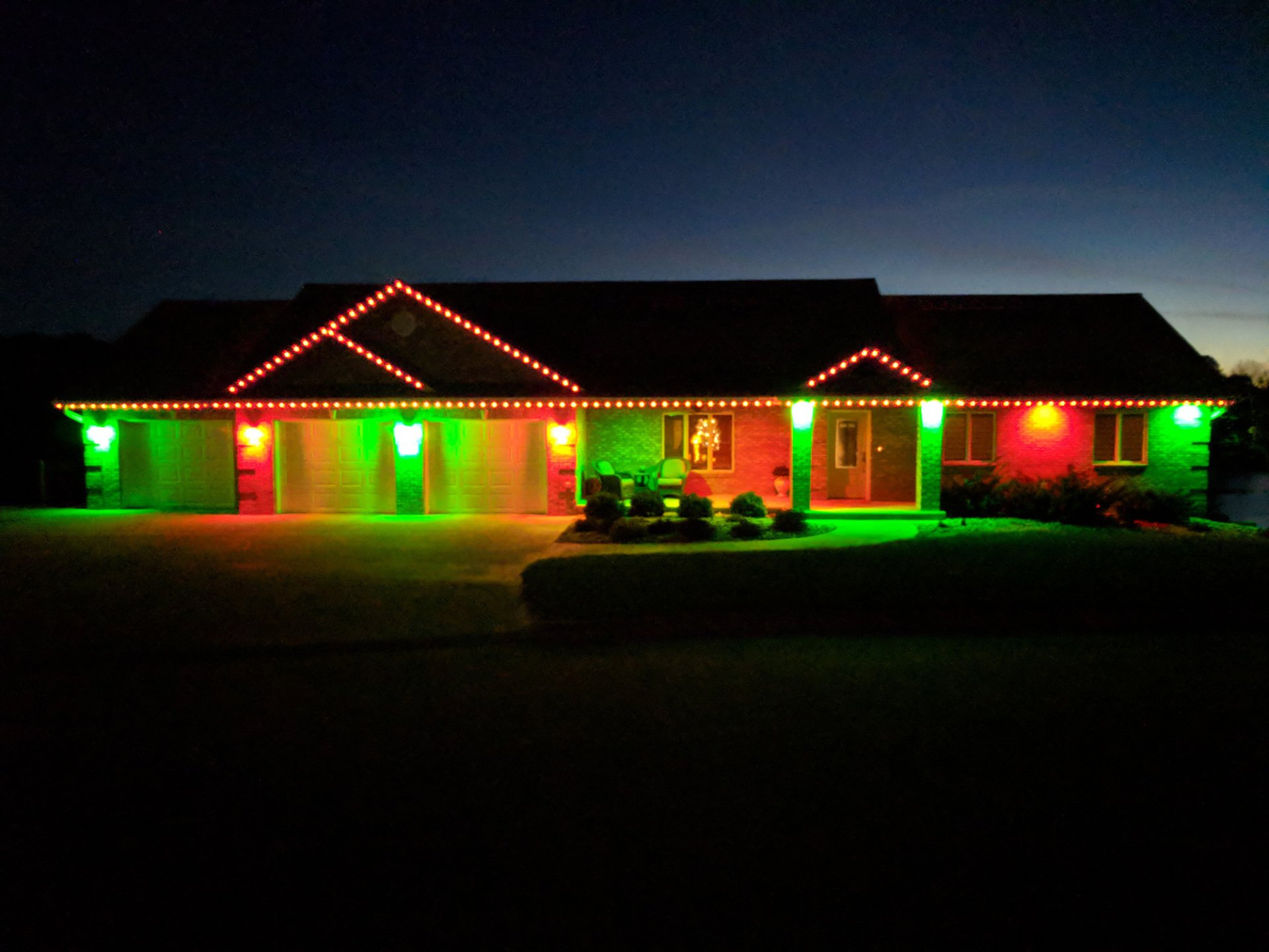 Outdoor Lighting | Roofline Lighting | Mapleton, IA