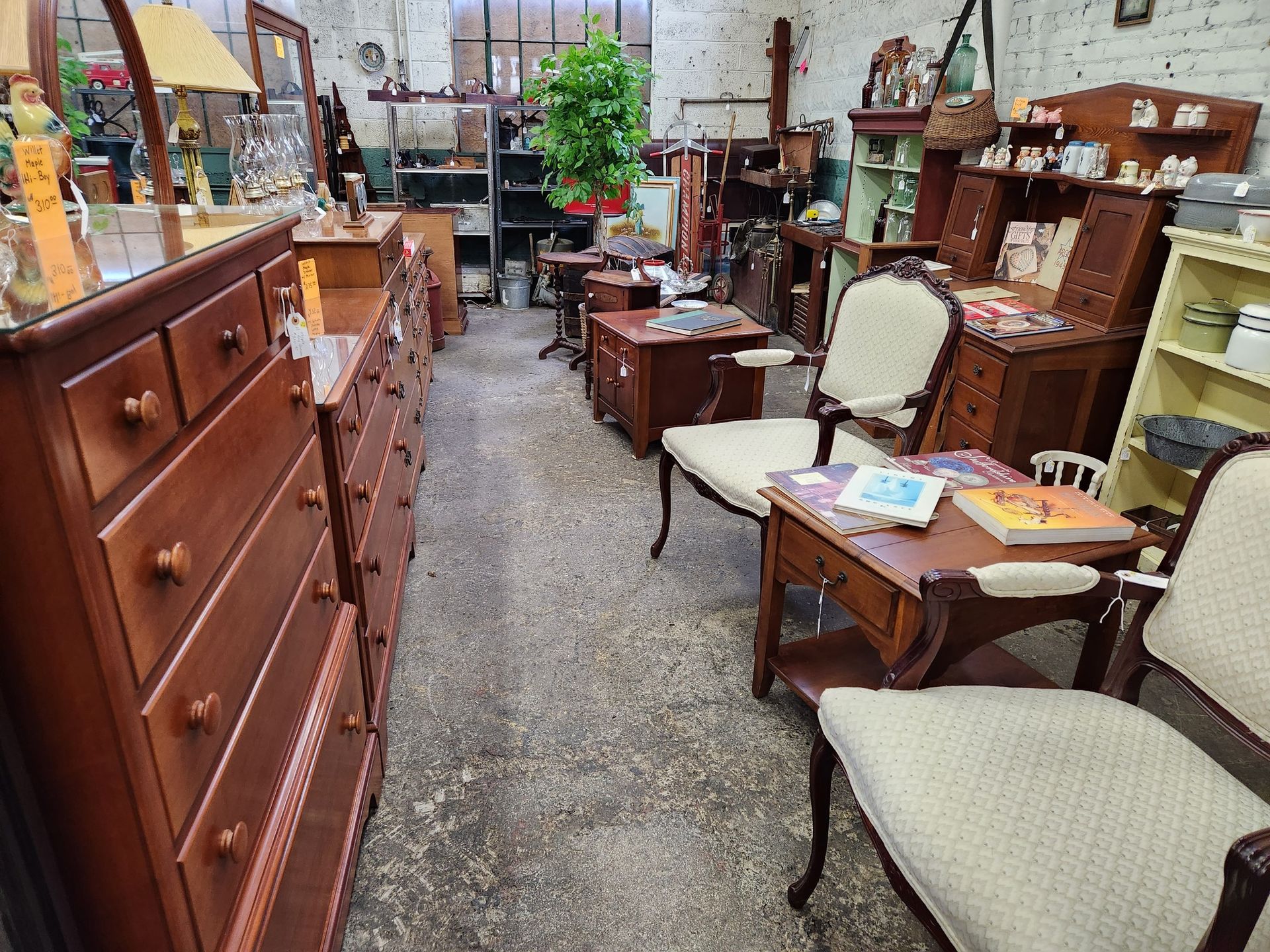 Gallery Court Street Antiques