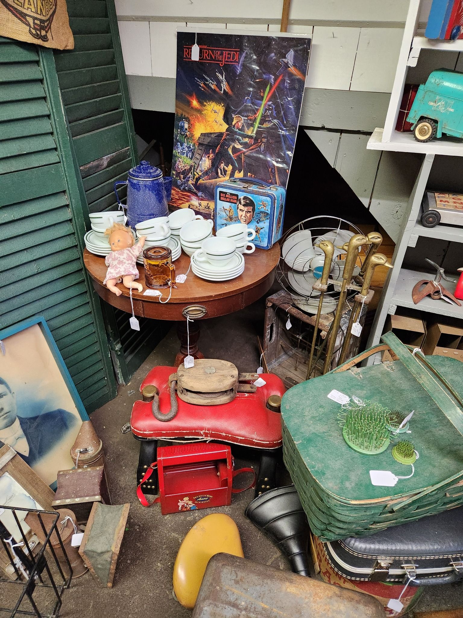 Gallery Court Street Antiques