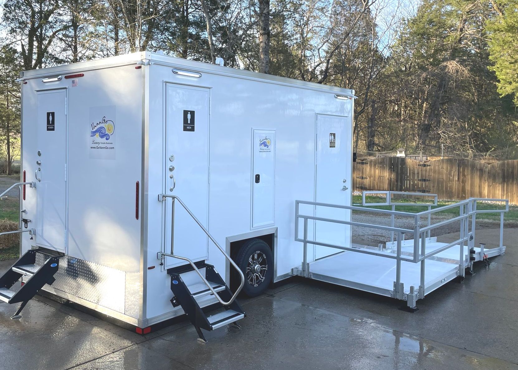 Luxury Restroom Trailer Rental Nashville, TN | VannGo
