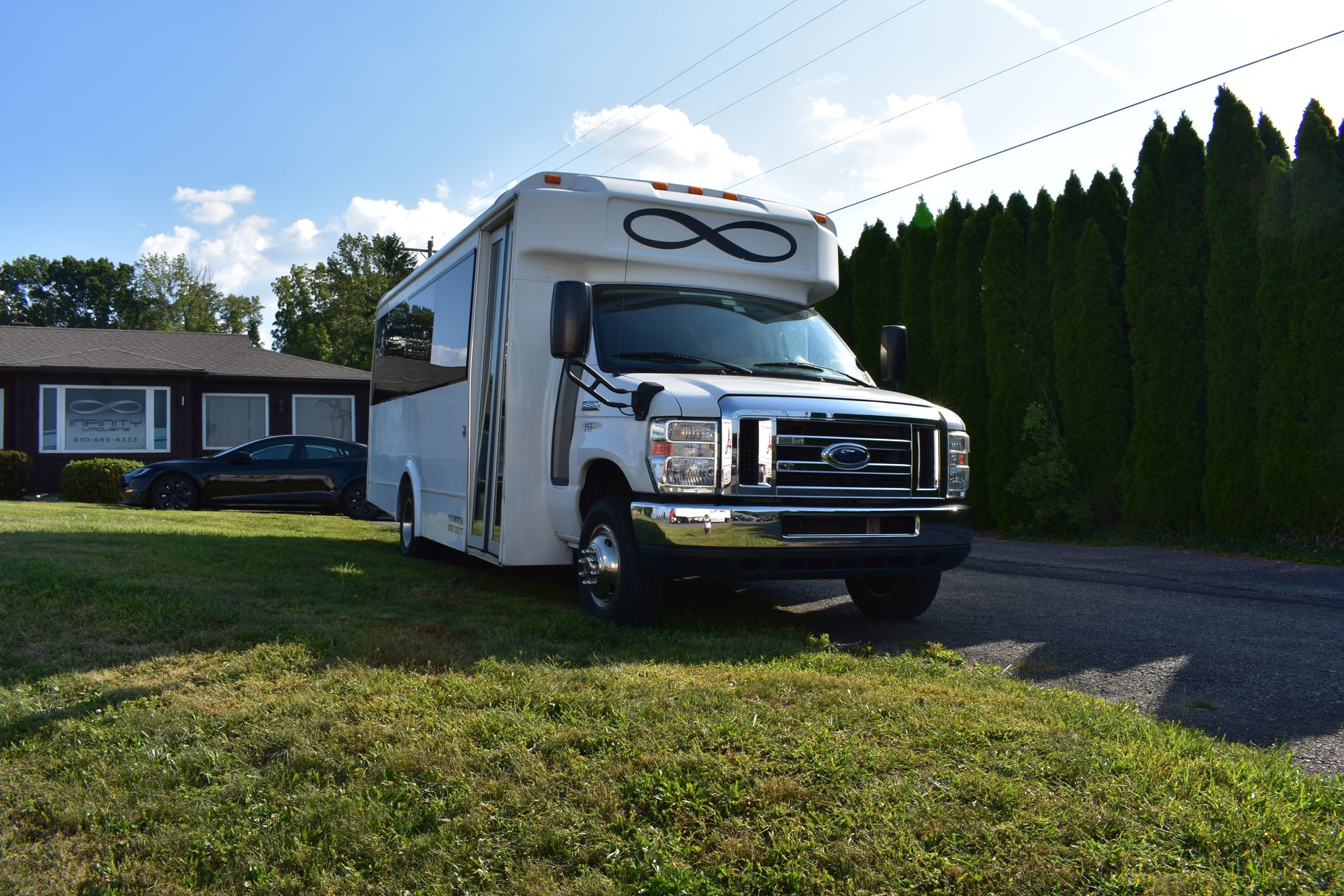 Limo Buses | Infinity Limousine