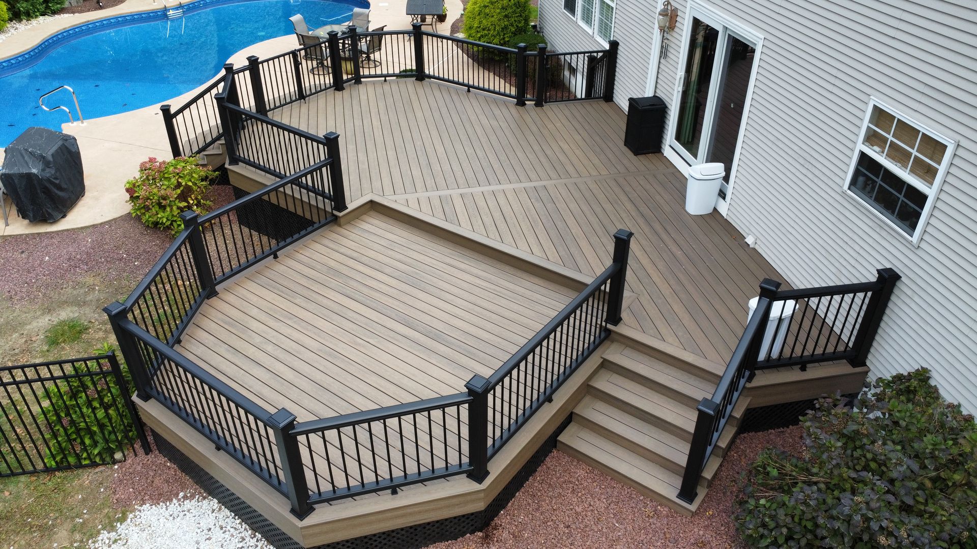 DECKS
