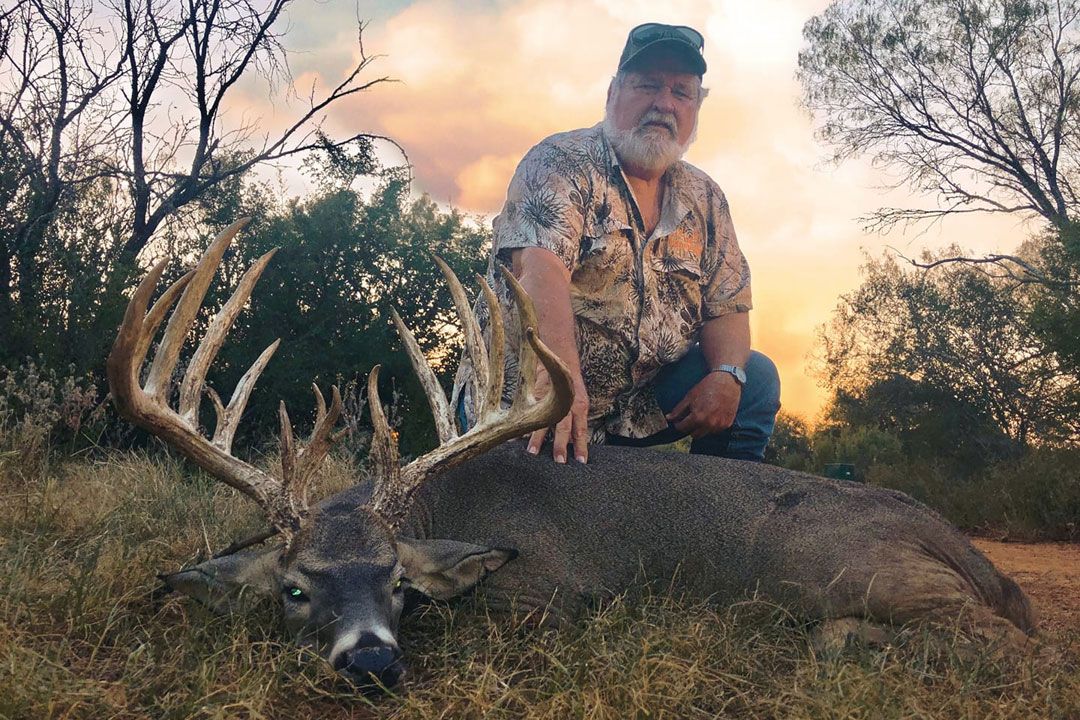 Whitetail Deer Hunting Excursions Pearsall, TX