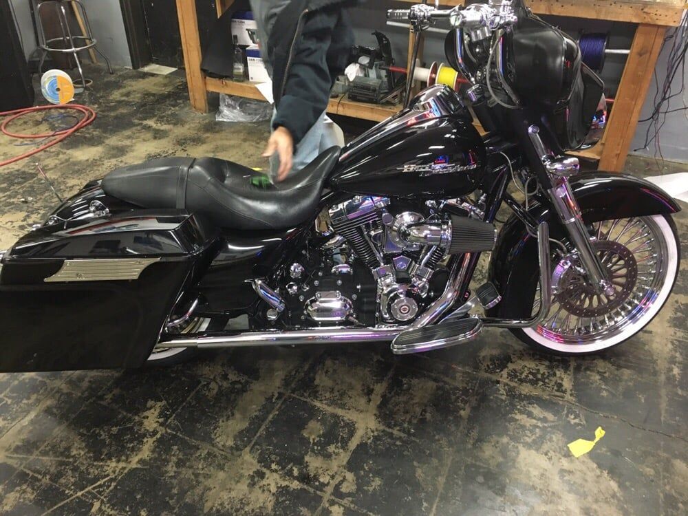 Bln Fiberglass Audio Tour Pack For Harley Davidson Bagger - Competition Series With Latches (Unfinished)