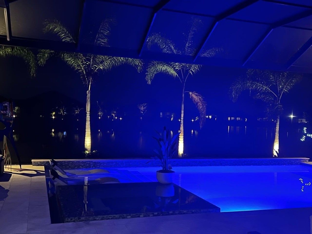 Outdoor Light Hanging Service Naples, FL Paradise Lights