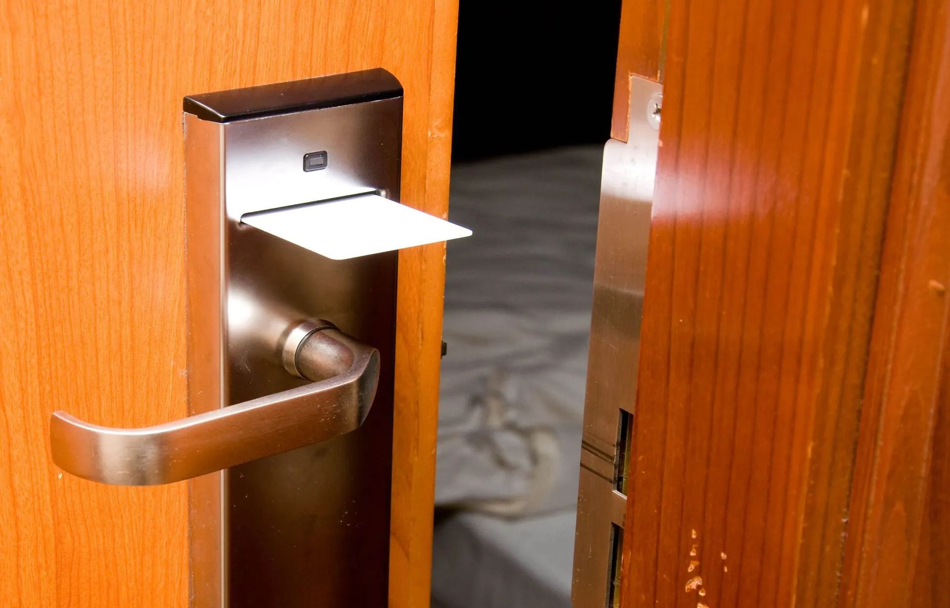 Locksmith Services | J & R Lock & Safe | Chicagoland