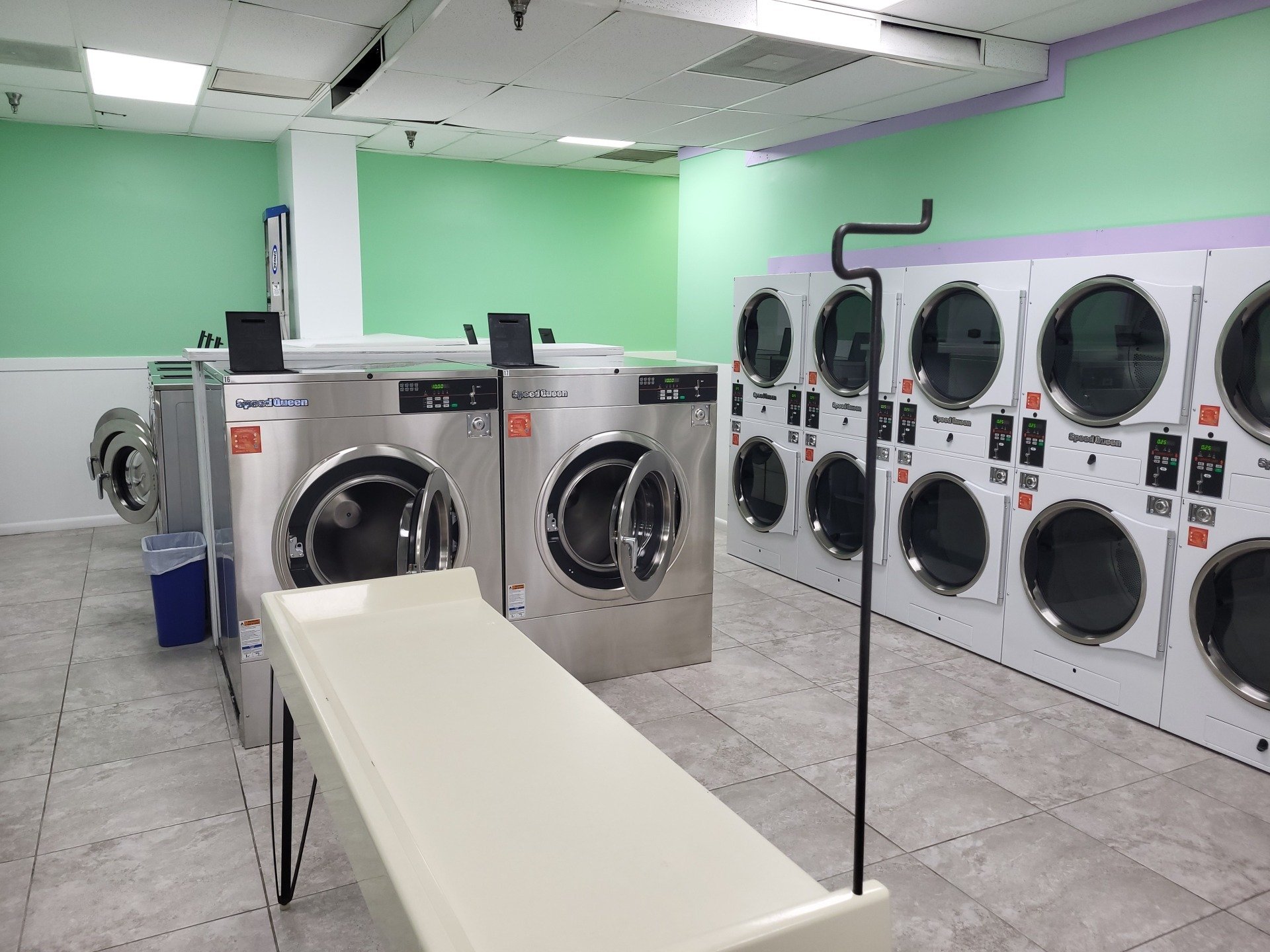 Laundromat Advance Coin Laundry Orlando, FL