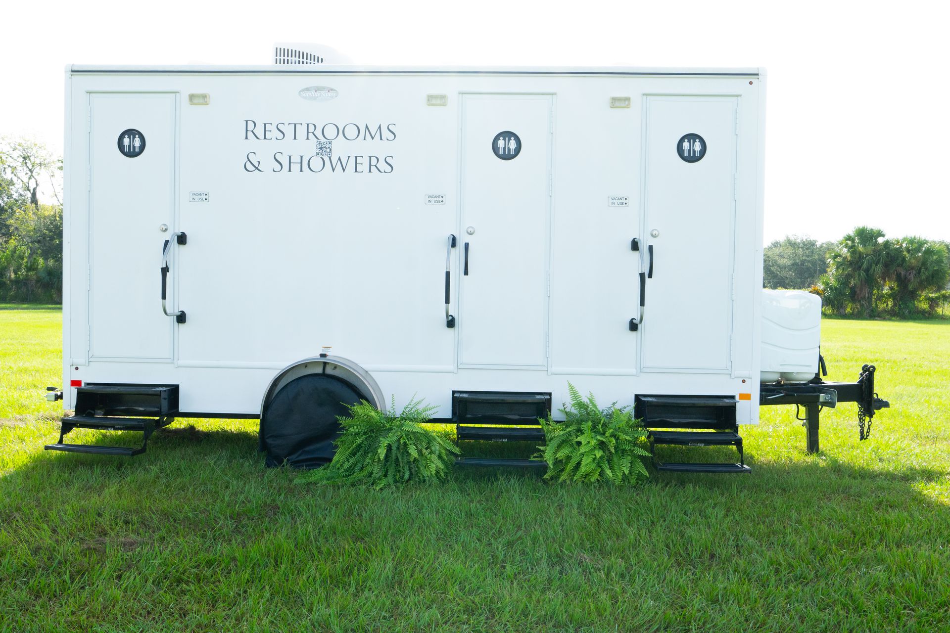 Trailer Shower Rentals FL Luxe Flush
