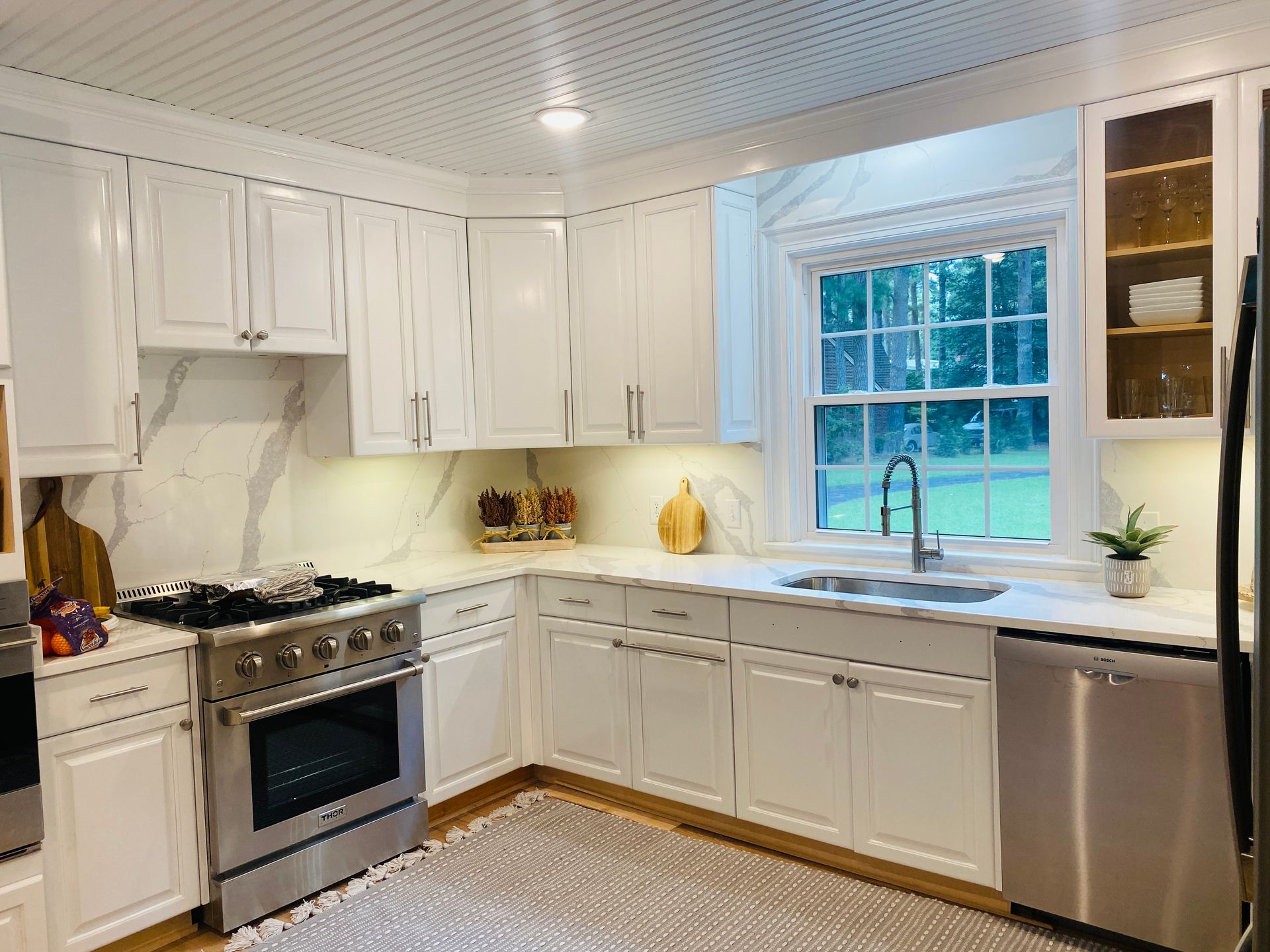 The Ultimate Guide to Countertop Backsplashes for Kitchens and Vanities
