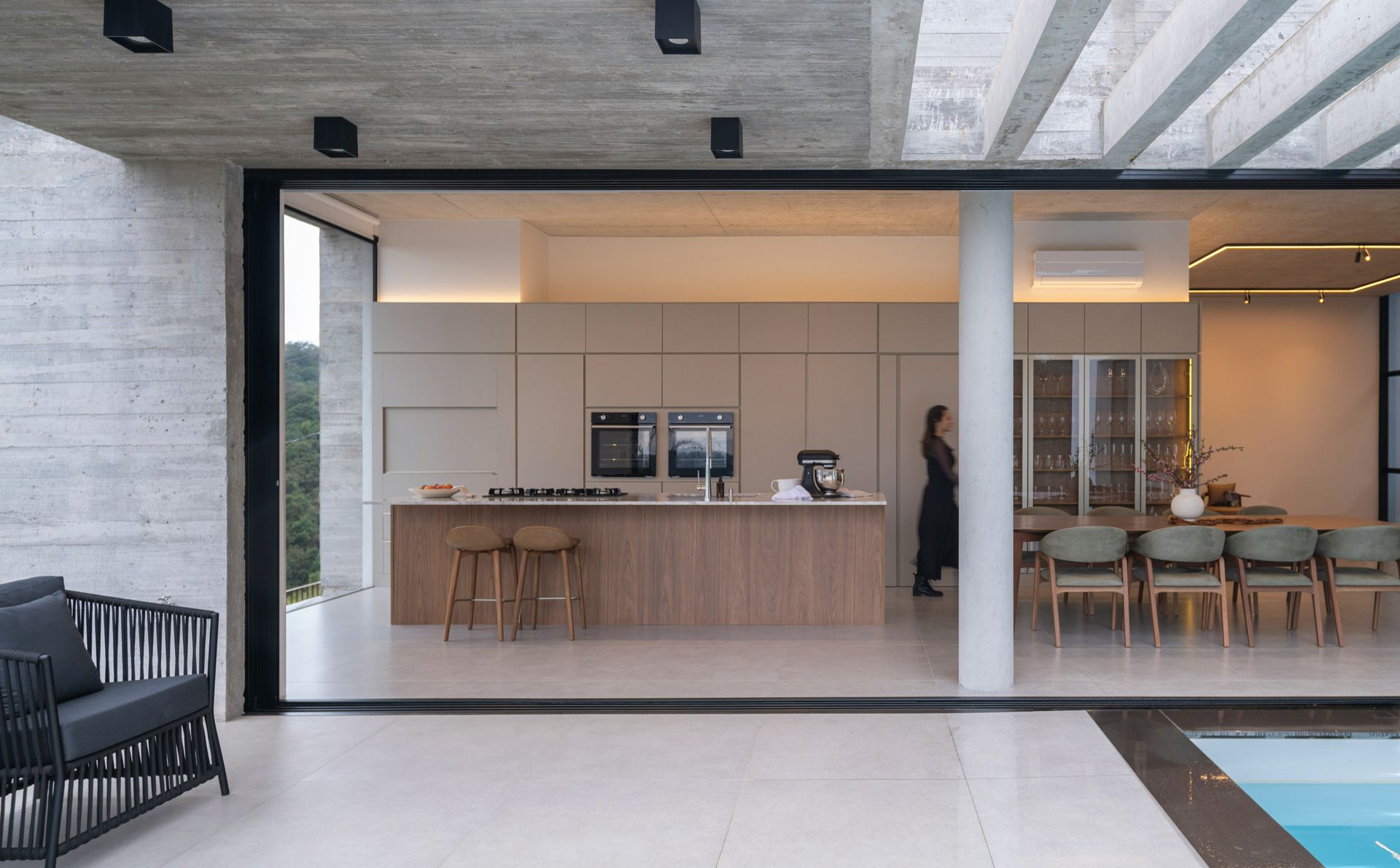 Outdoor Living & Kitchens