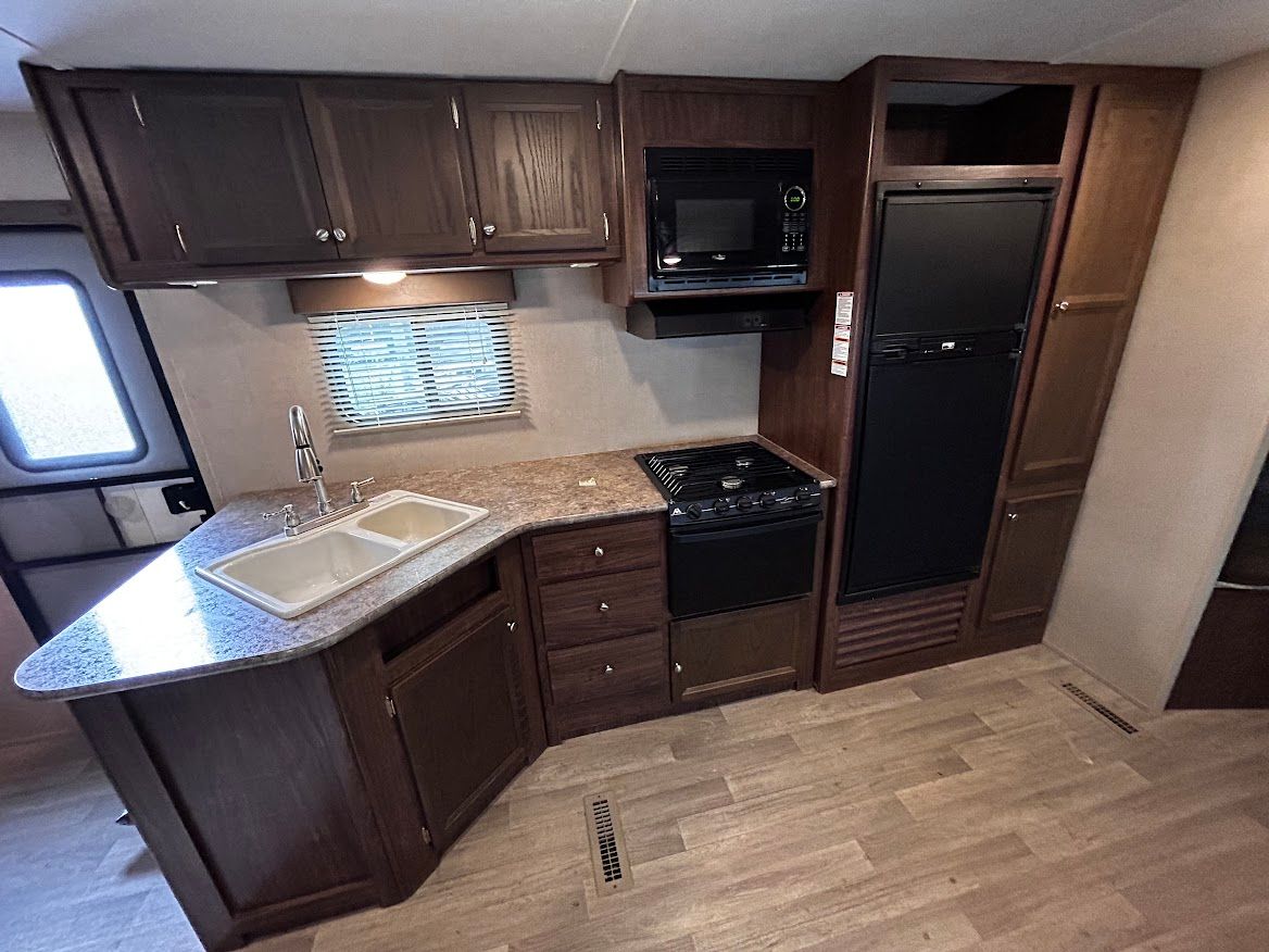 Jay's RV RV Roof Repair Warrenton, MO