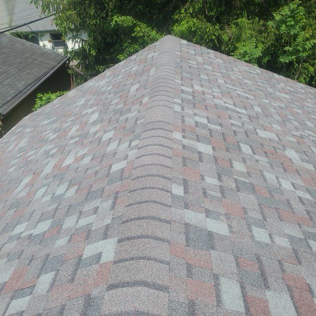 A close up of a roof with a diagonal pattern