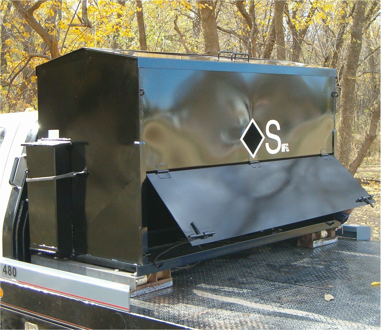 Cube Feeders Truck Feeders Eureka, KS