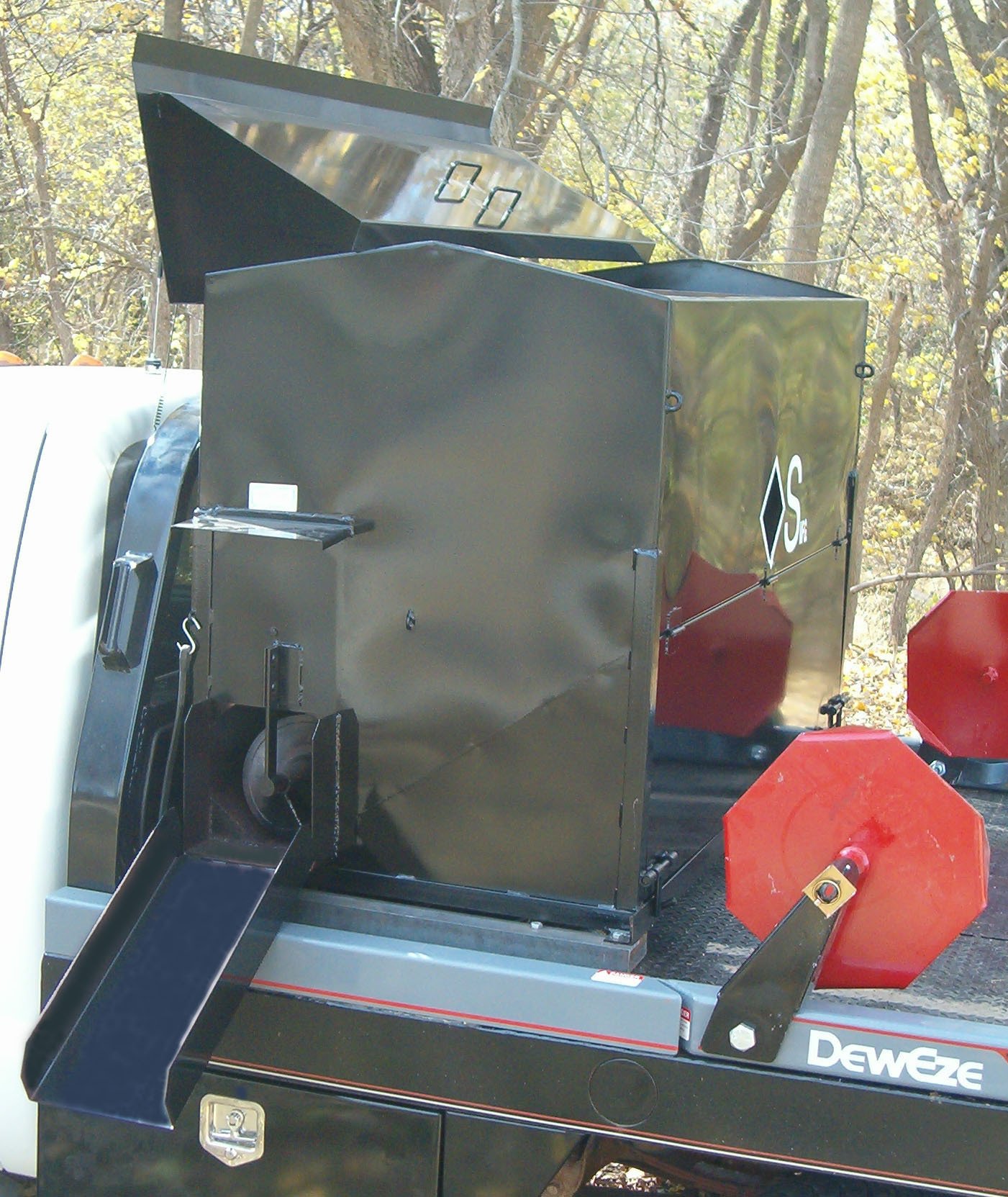 Cube Feeders Truck Feeders Eureka, KS