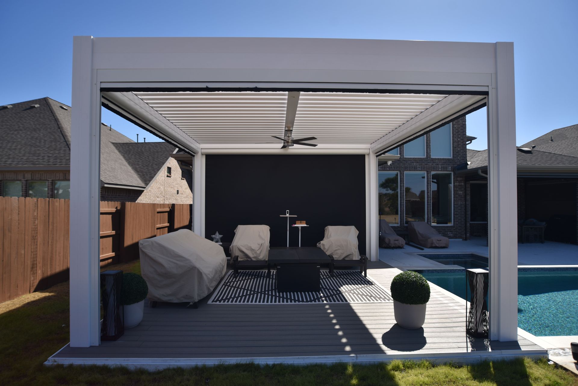Upgrade Louvered Pergolas for Chic Outdoor Living