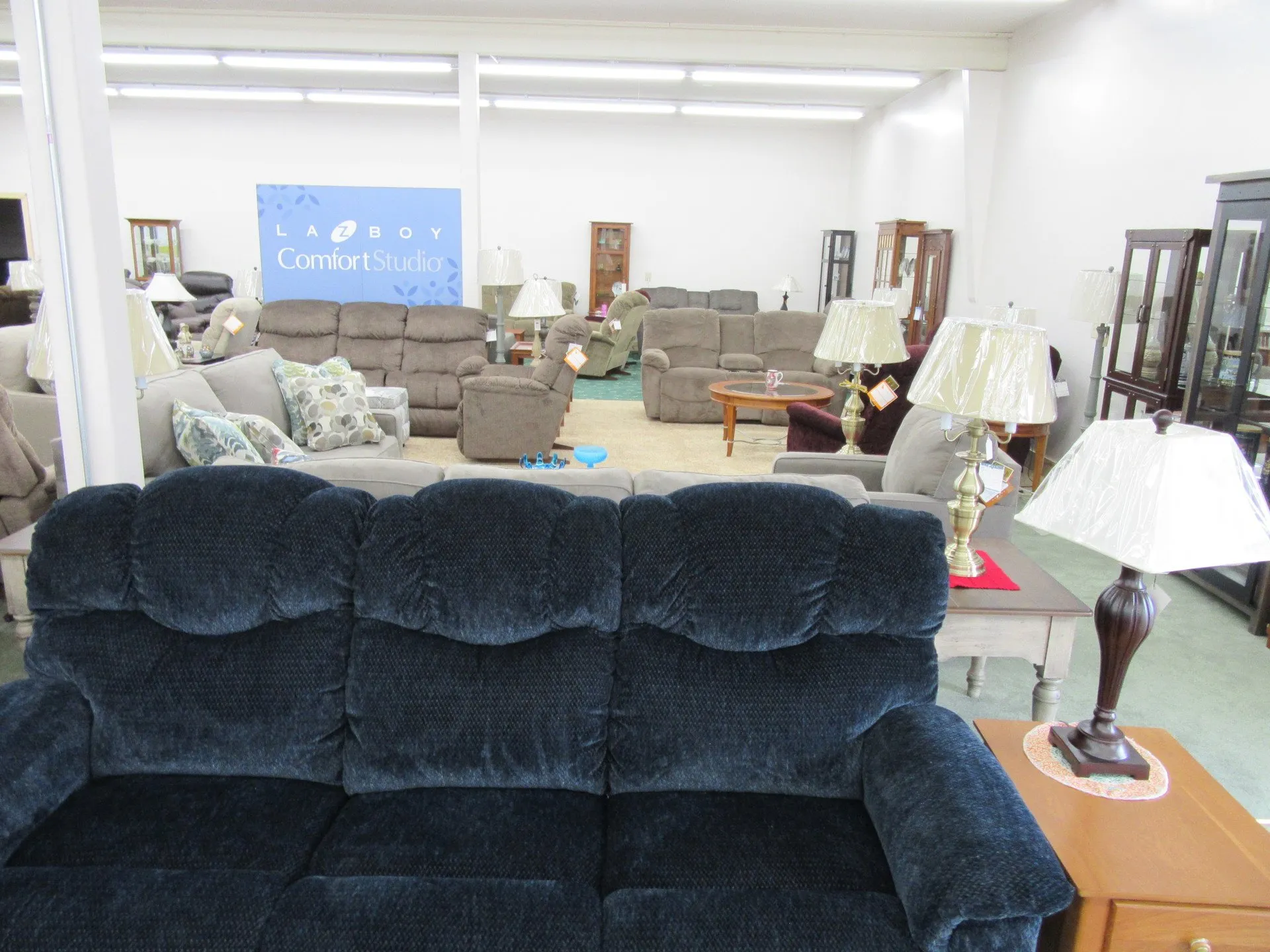Furniture Retail Shop Pratt Furniture Lewistown, IL