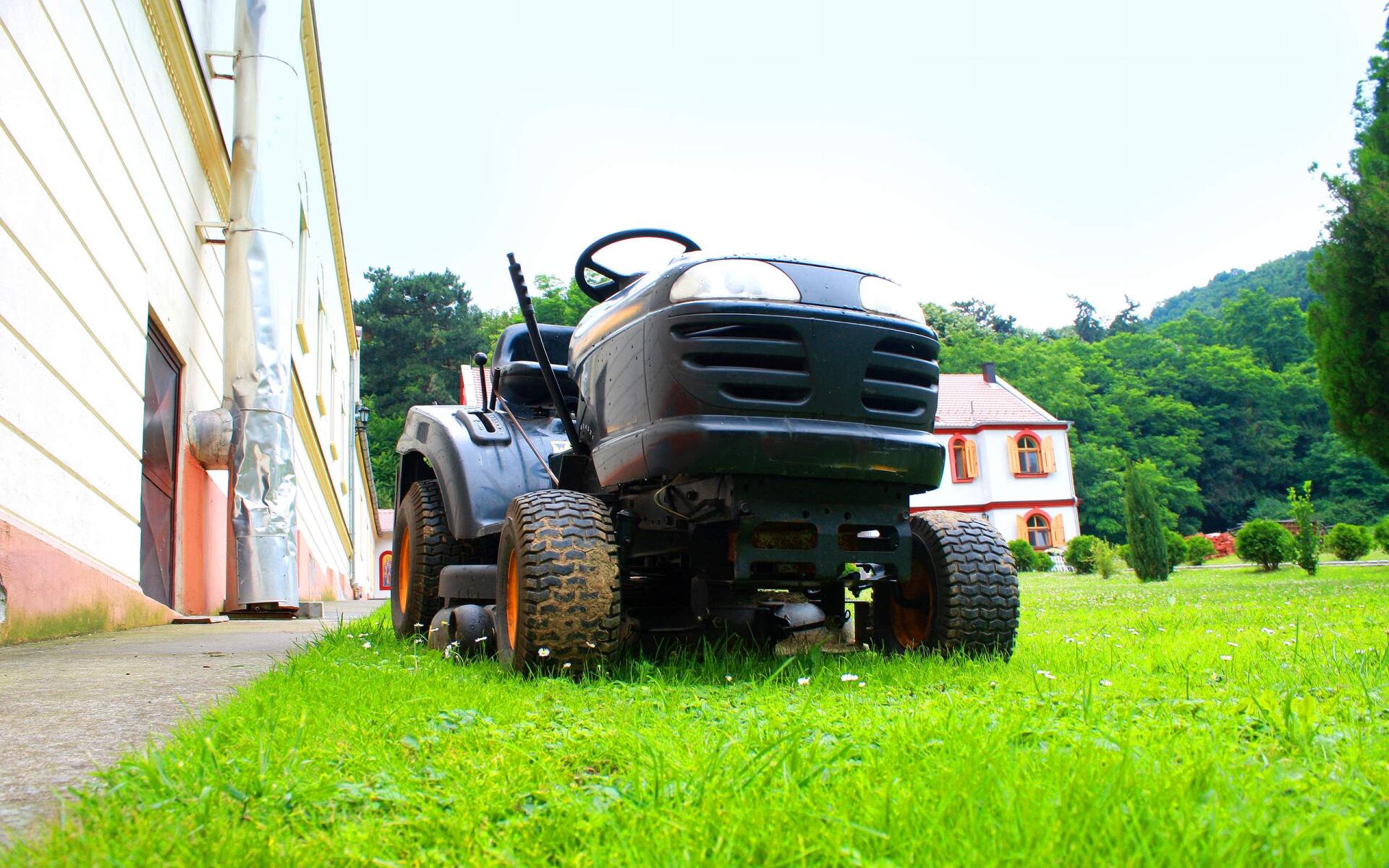 Custom Landscape Management Inc Lawn Supplies Boonsboro MD