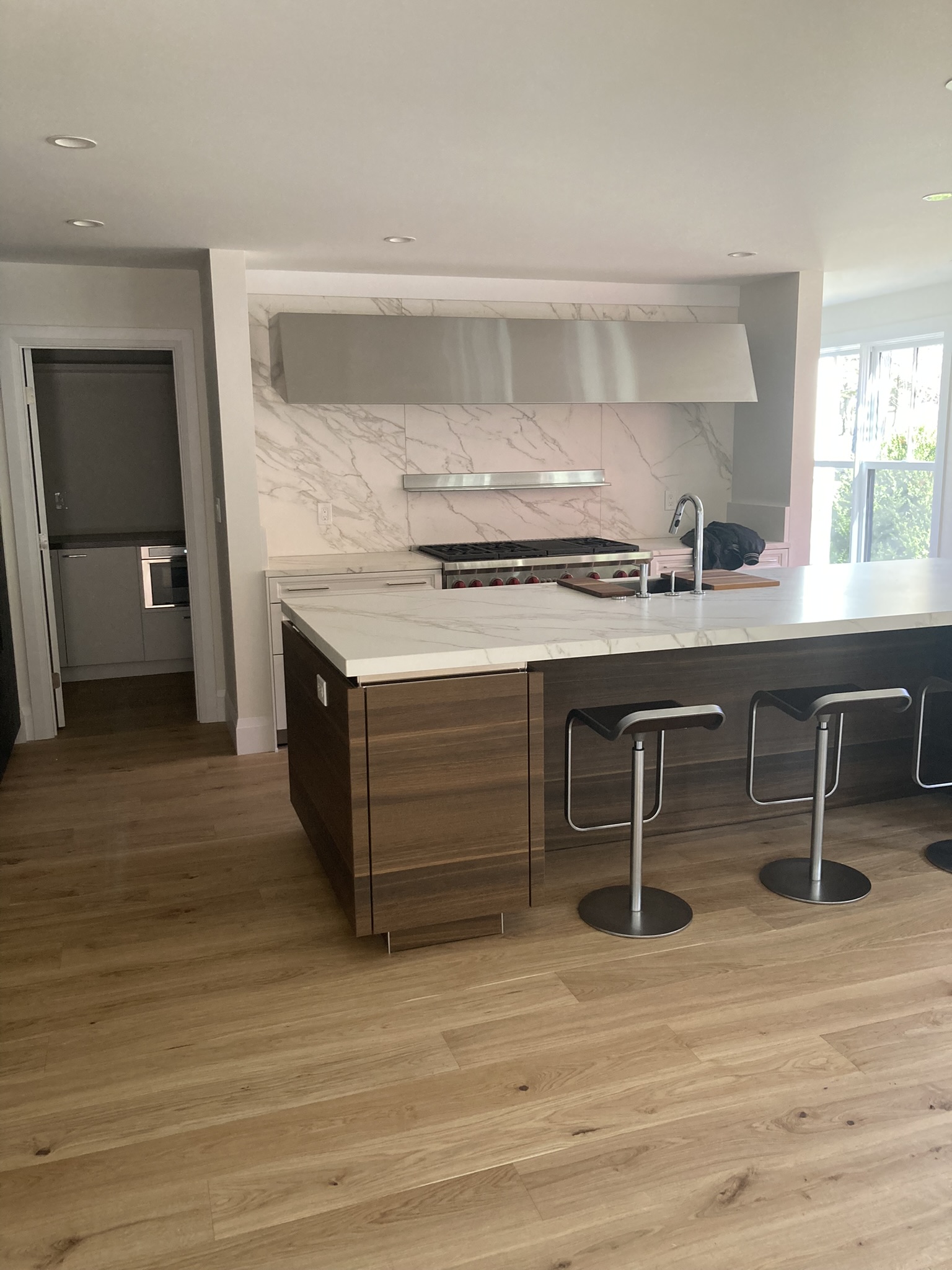 Universal Flooring & Carpets Flooring & Carpeting Salem, NH