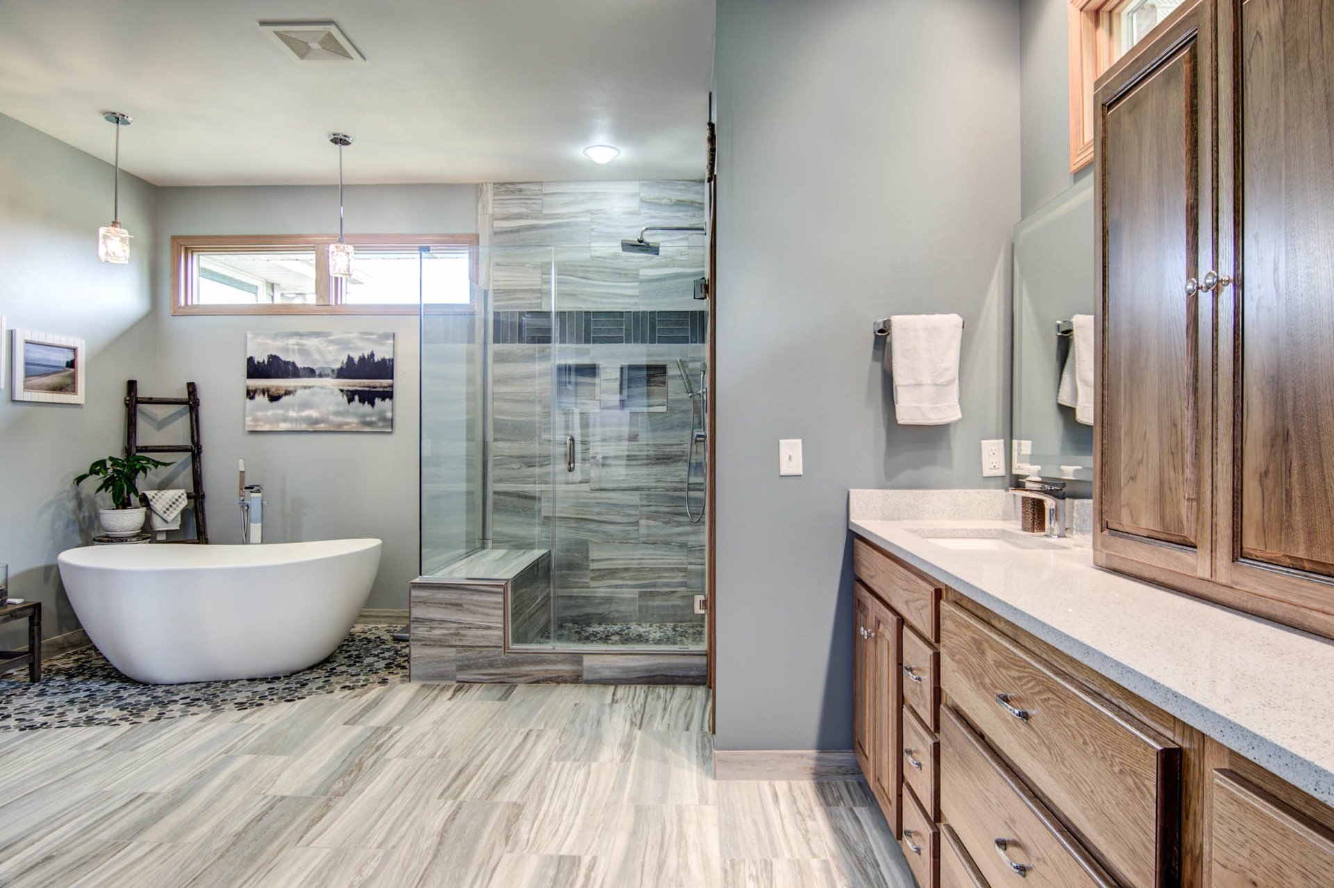 New Leaf Remodeling LLC Bathrooms Gallery | Rockford, IL