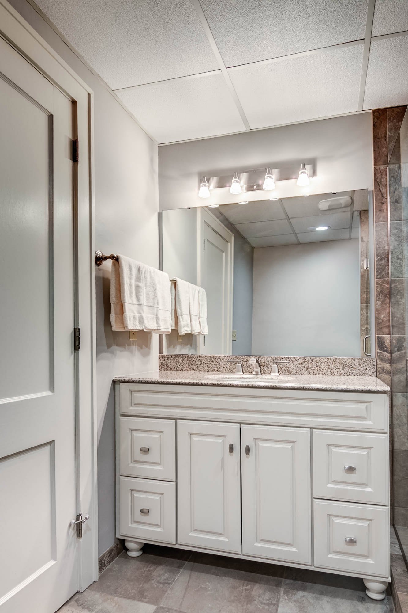 New Leaf Remodeling LLC Bathrooms Gallery | Rockford, IL