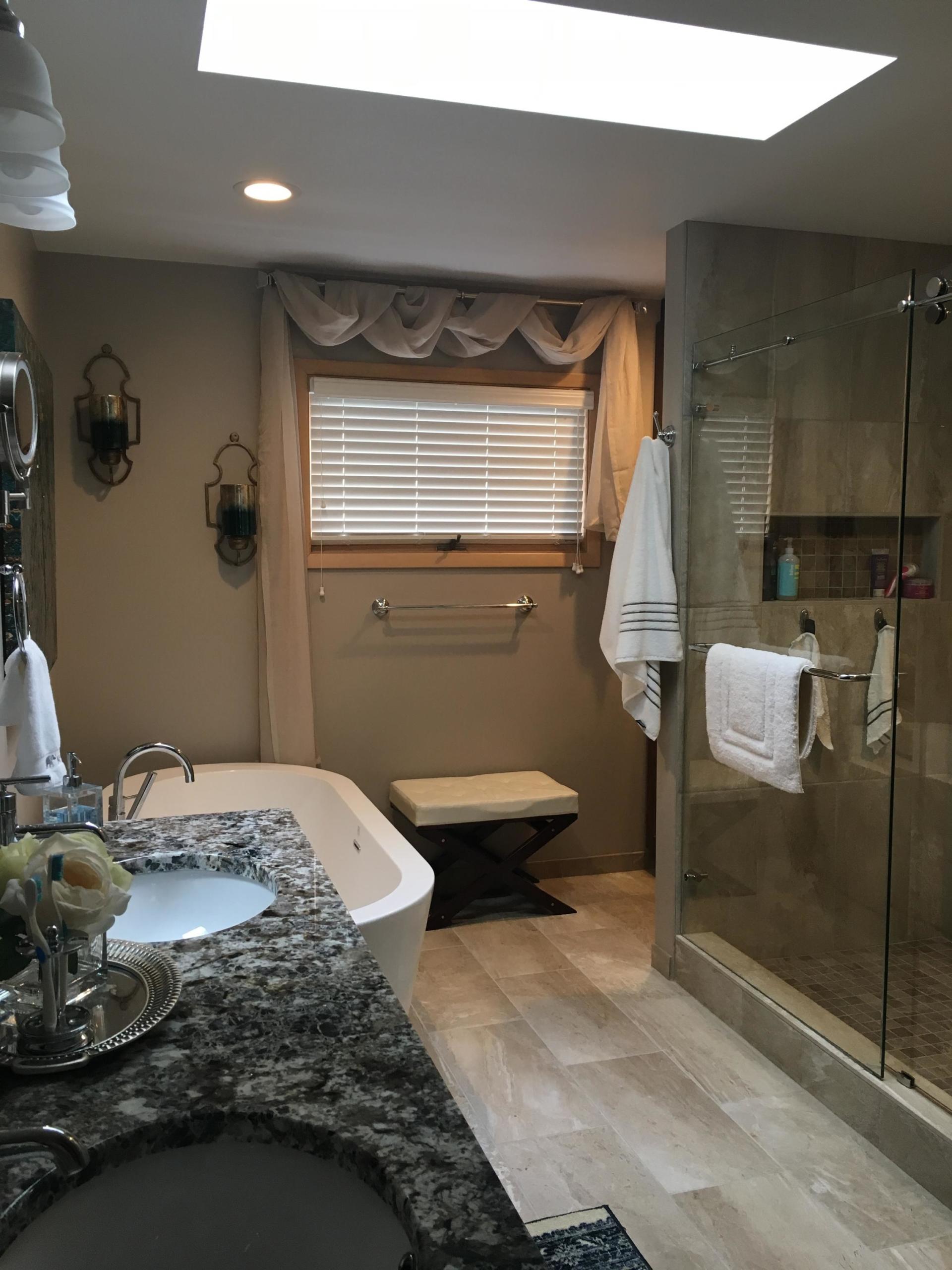 New Leaf Remodeling LLC Bathrooms Gallery | Rockford, IL