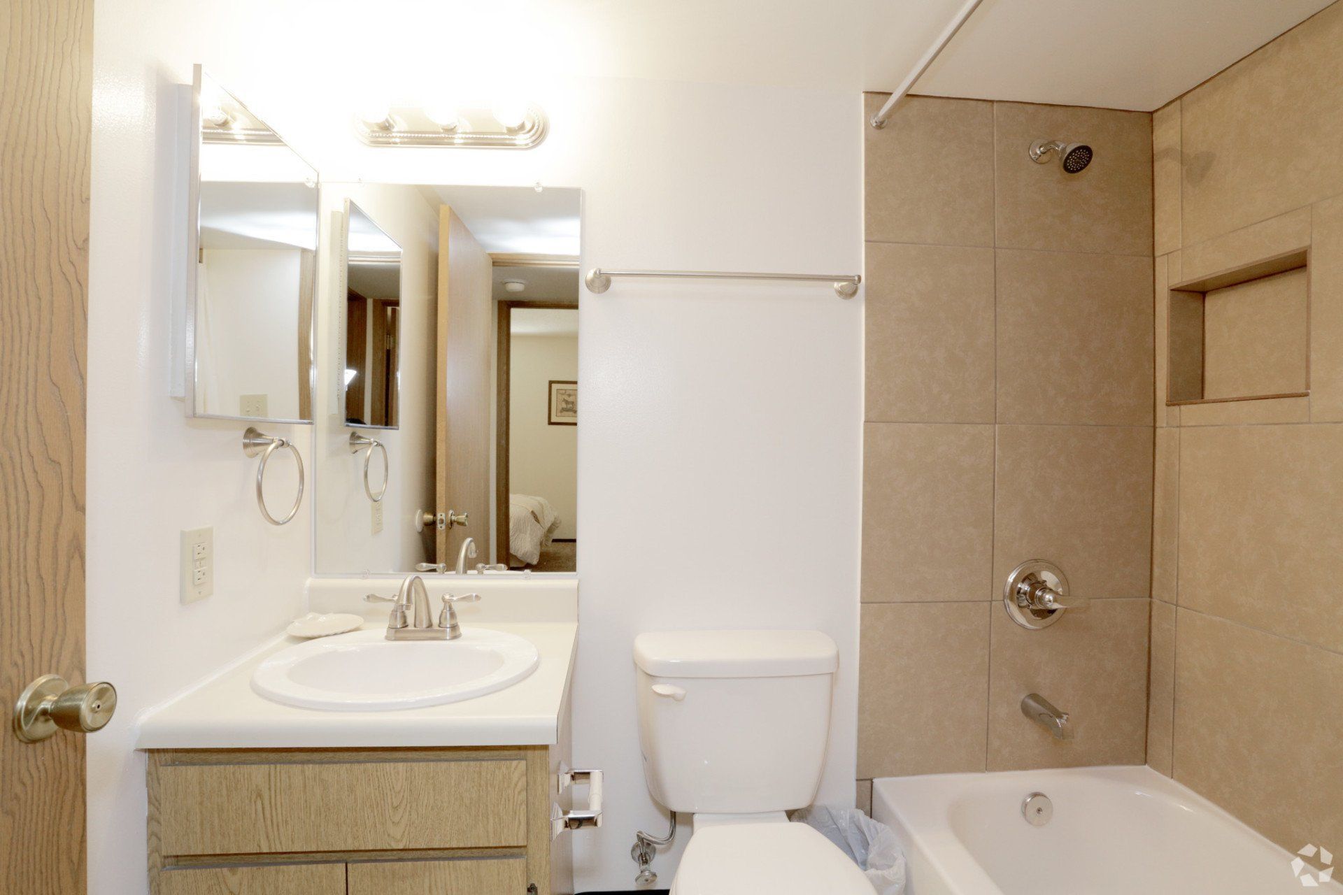 Community Gallery Lincoln Square Apartments