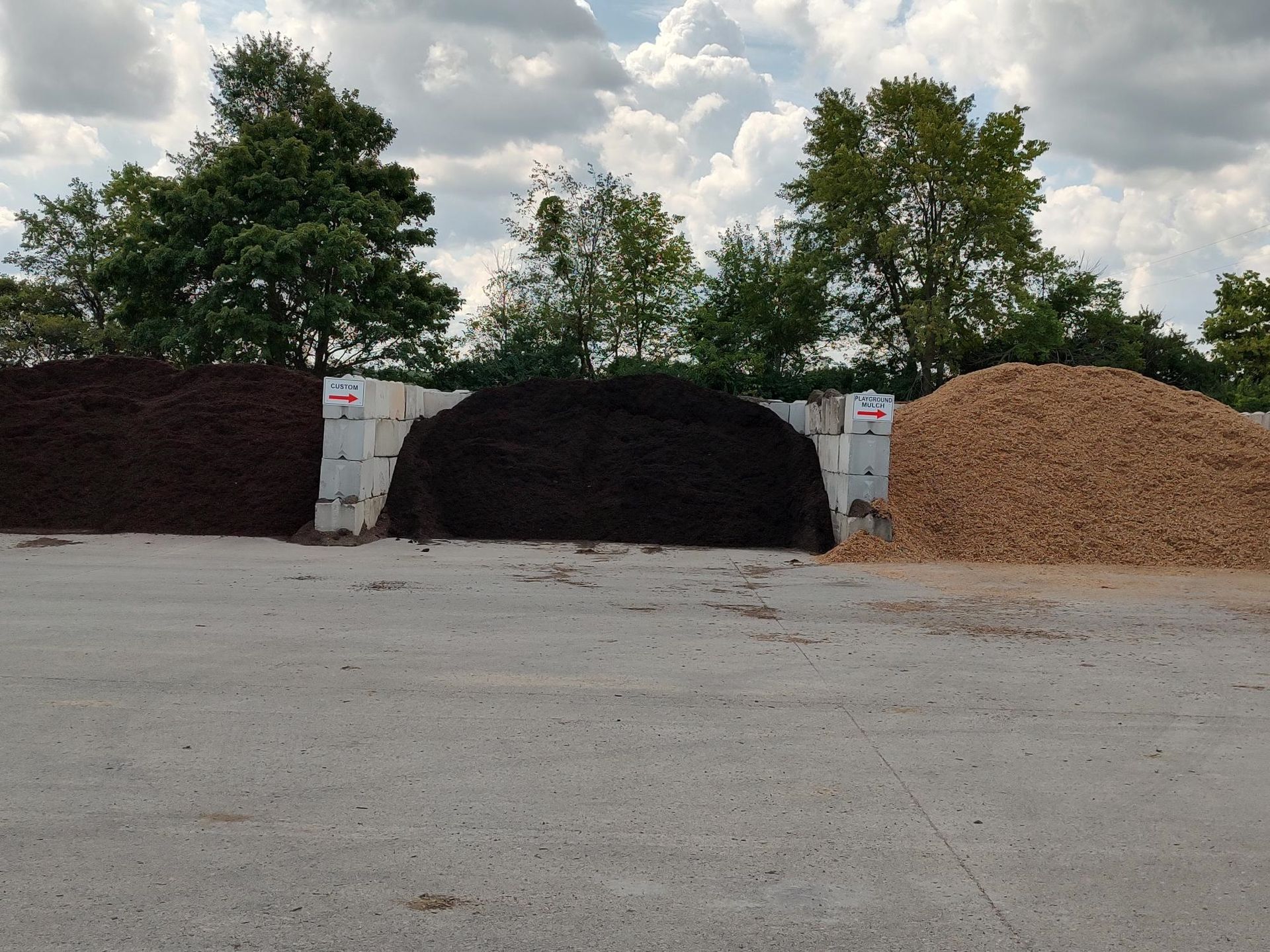 Landscaping Supplies, Dublin, OH | Kurtz Bros. Mulch & Soils