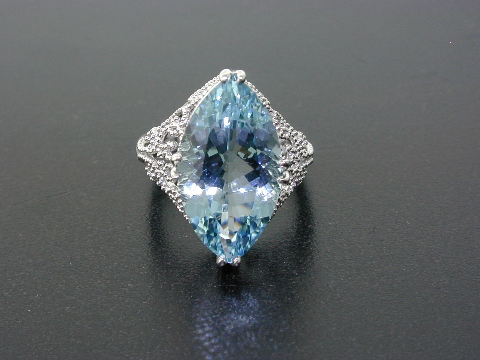 10 Facts About Aquamarine, March's Birthstone