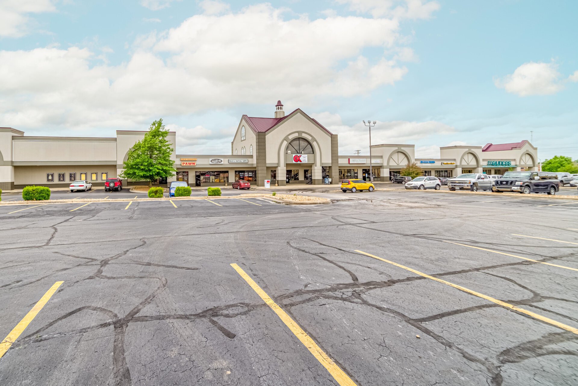 The Plaza Shopping Center Rentals Springfield Property LLC