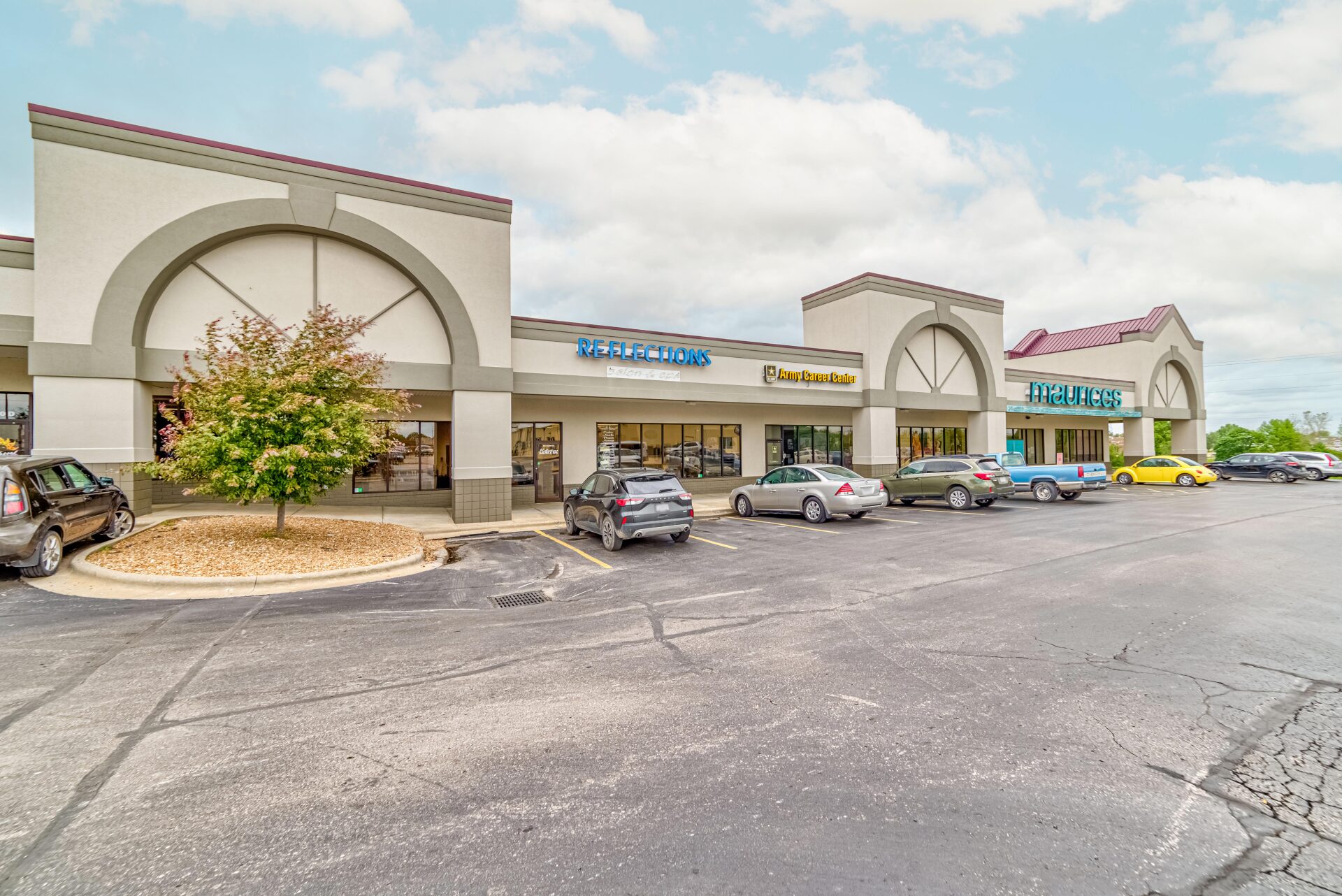 The Plaza Shopping Center Rentals Springfield Property LLC