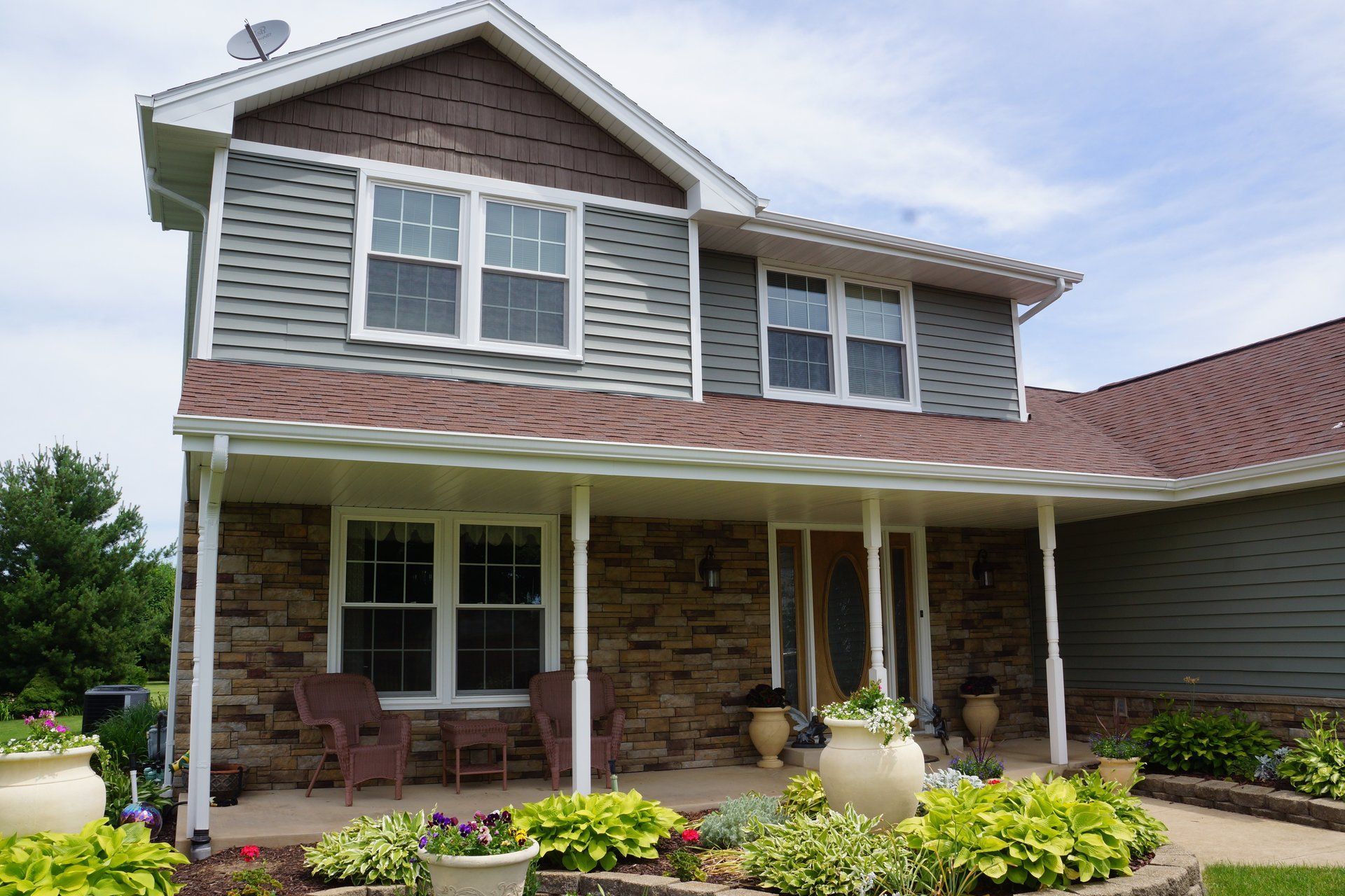 Gallery Midwest Seamless Gutters and Siding