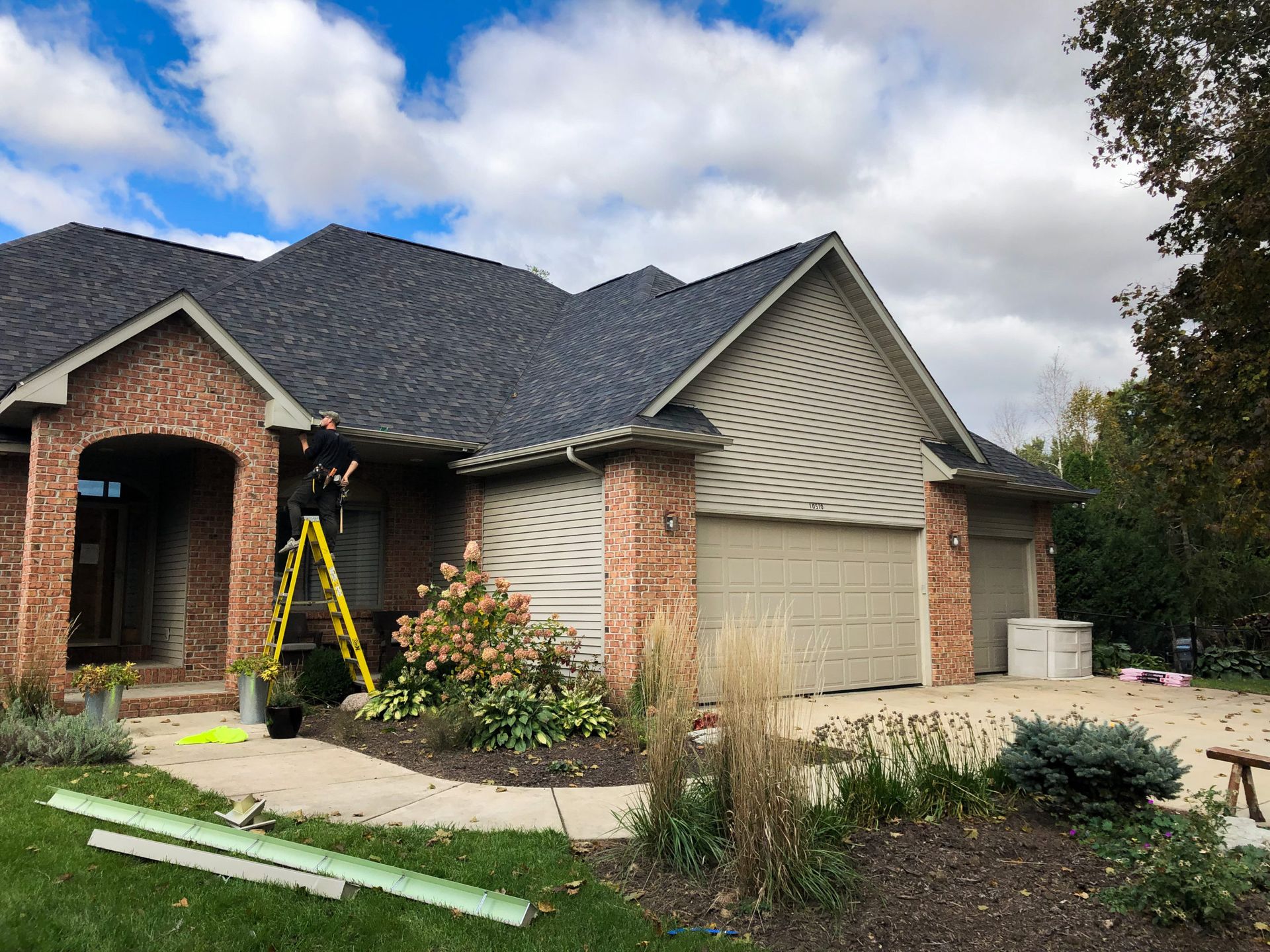 Gallery Midwest Seamless Gutters and Siding