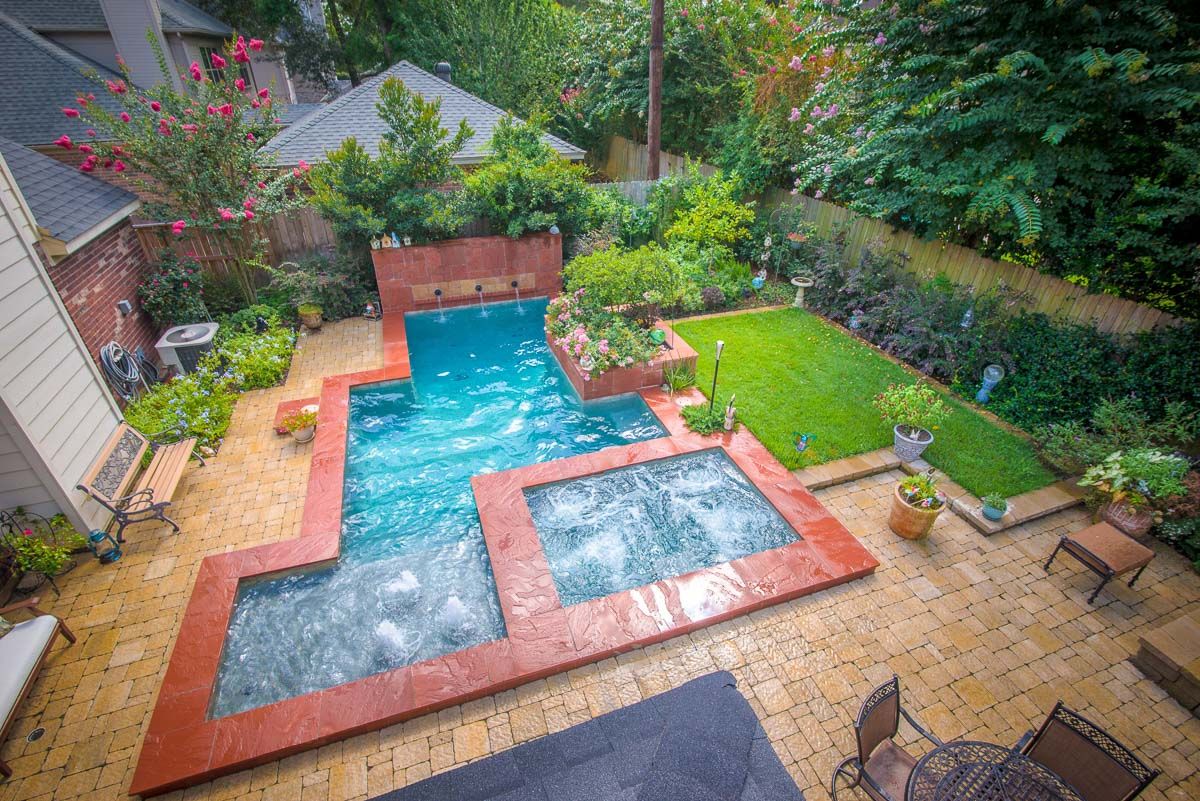 Pool Builders Spring, TX | Mirror Lake Designs