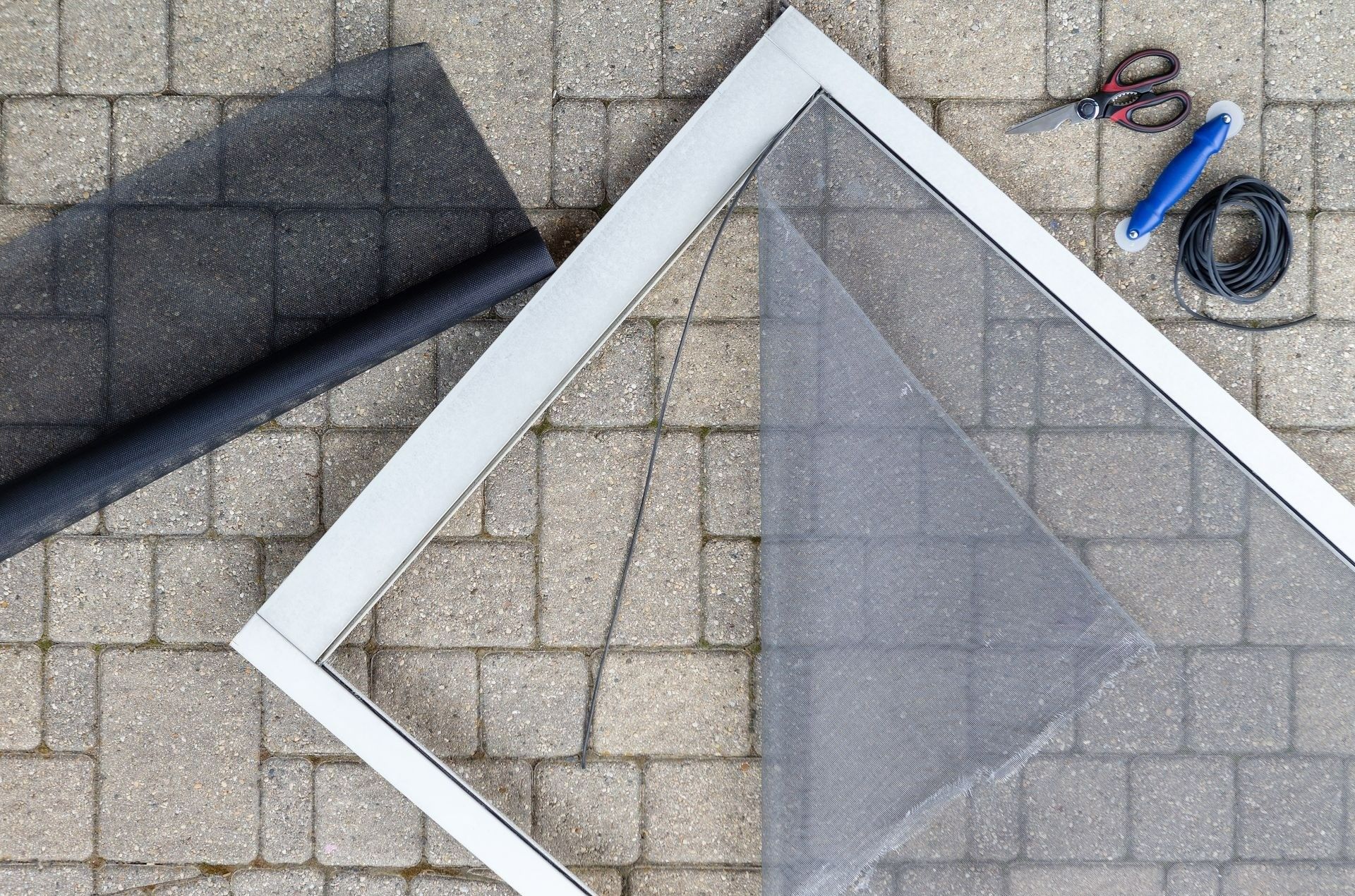 Retractable Power Screens St Louis, MO | St. Louis Screens