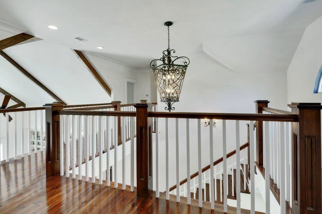 Luxury Vinyl Flooring Gulfport, MS Floor Co.