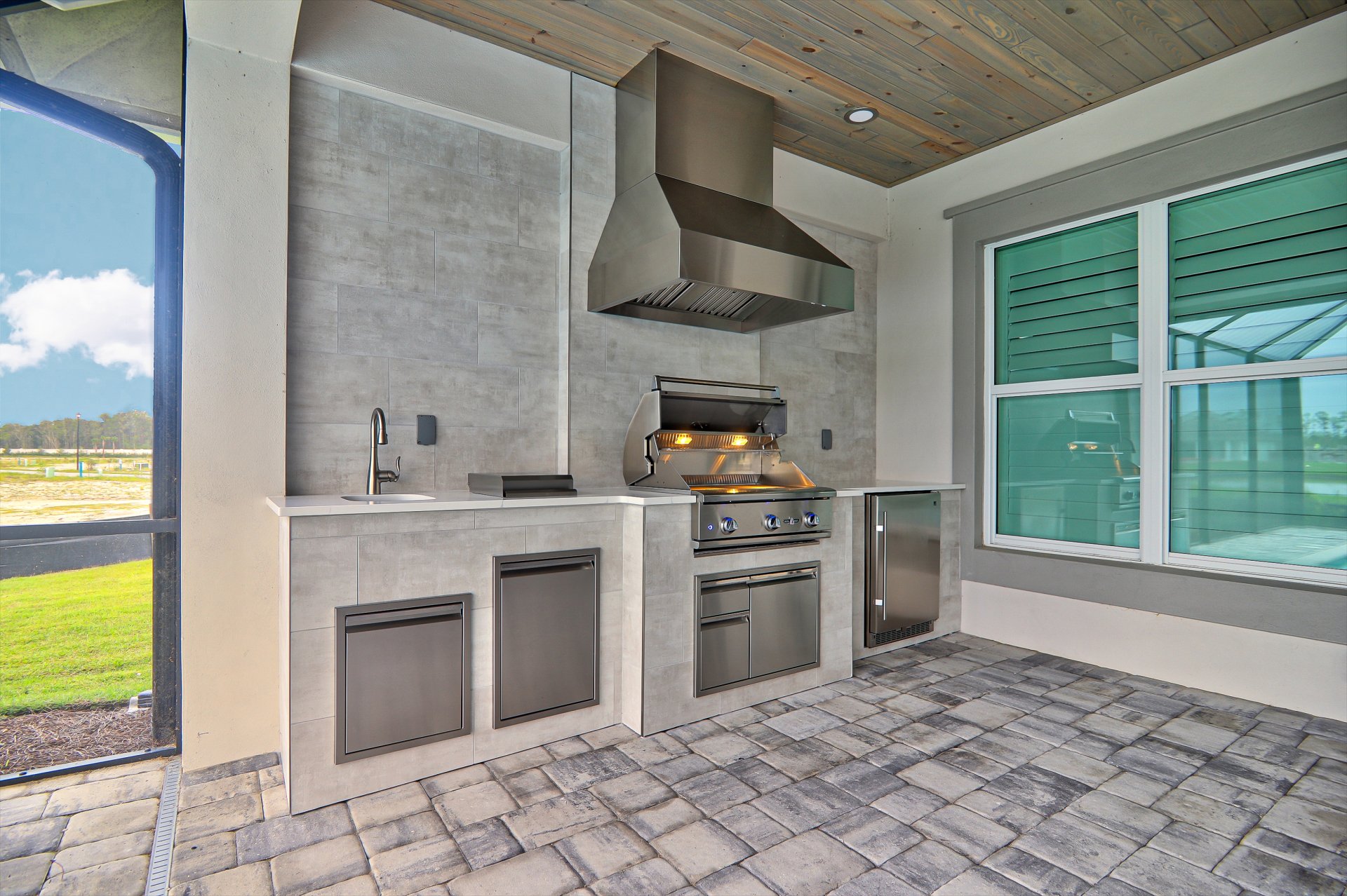 Porcelain and Tile Outdoor Kitchens HL Posey Builders