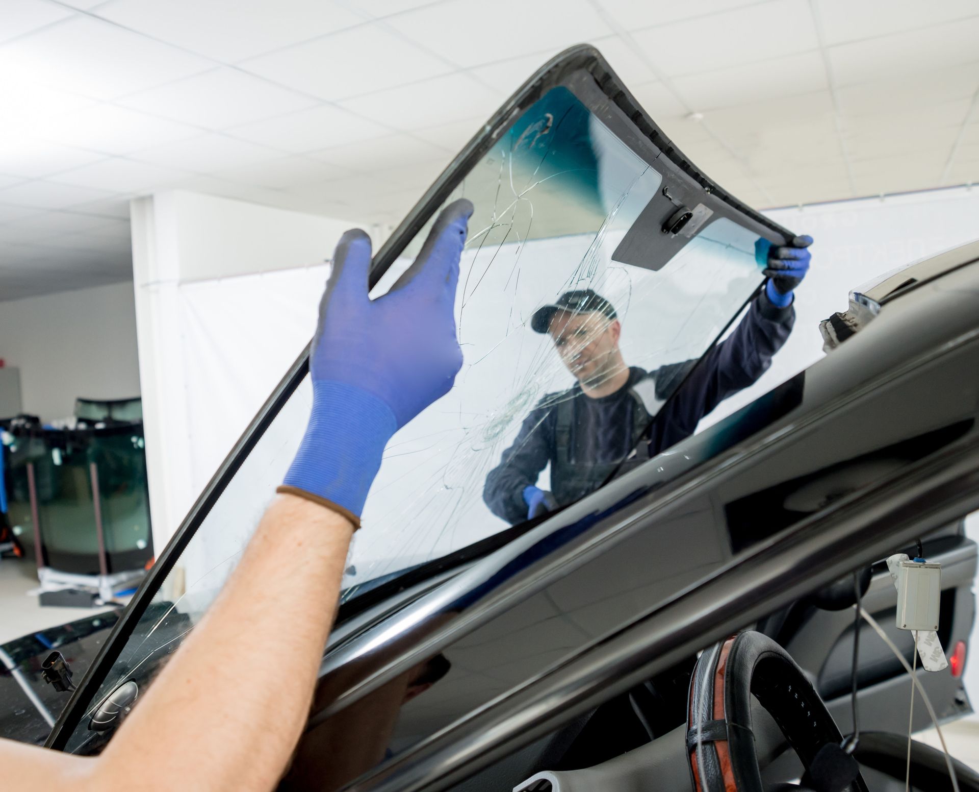 Auto Glass Replacement Service Kansas City, MO