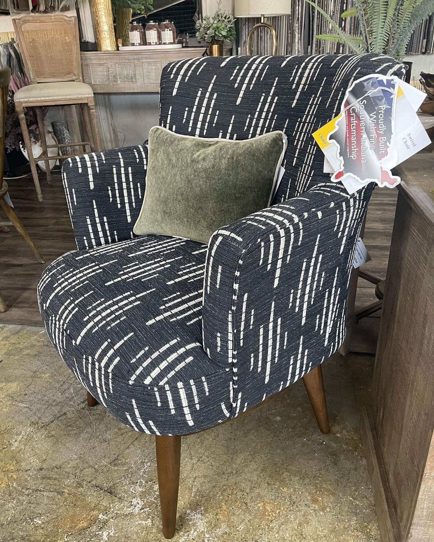 Furniture Dealers Chattanooga, TN Mango's Décor & Co.