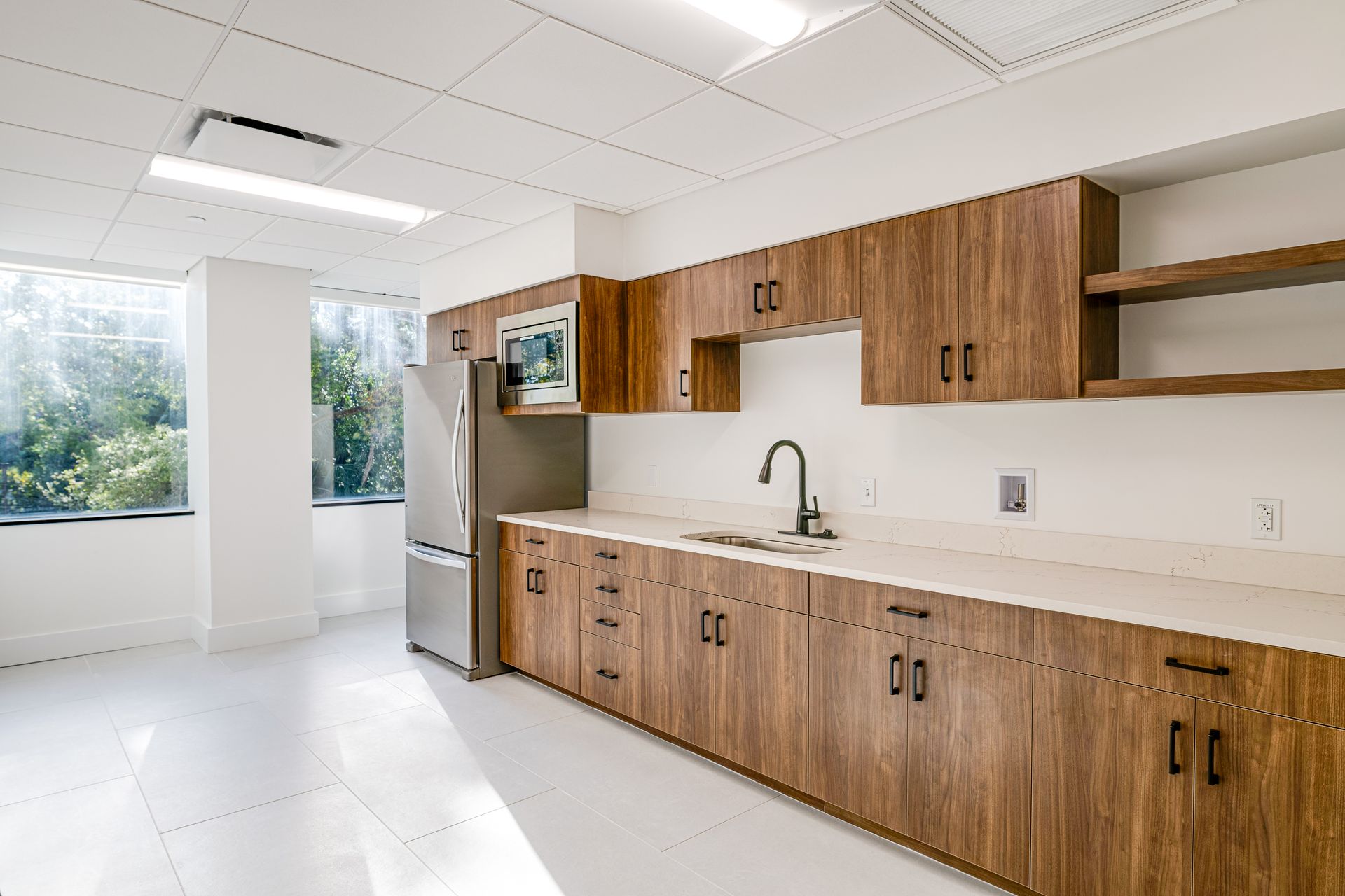 Solid Surface Countertop Tampa, FL | Home Pride Cabinets