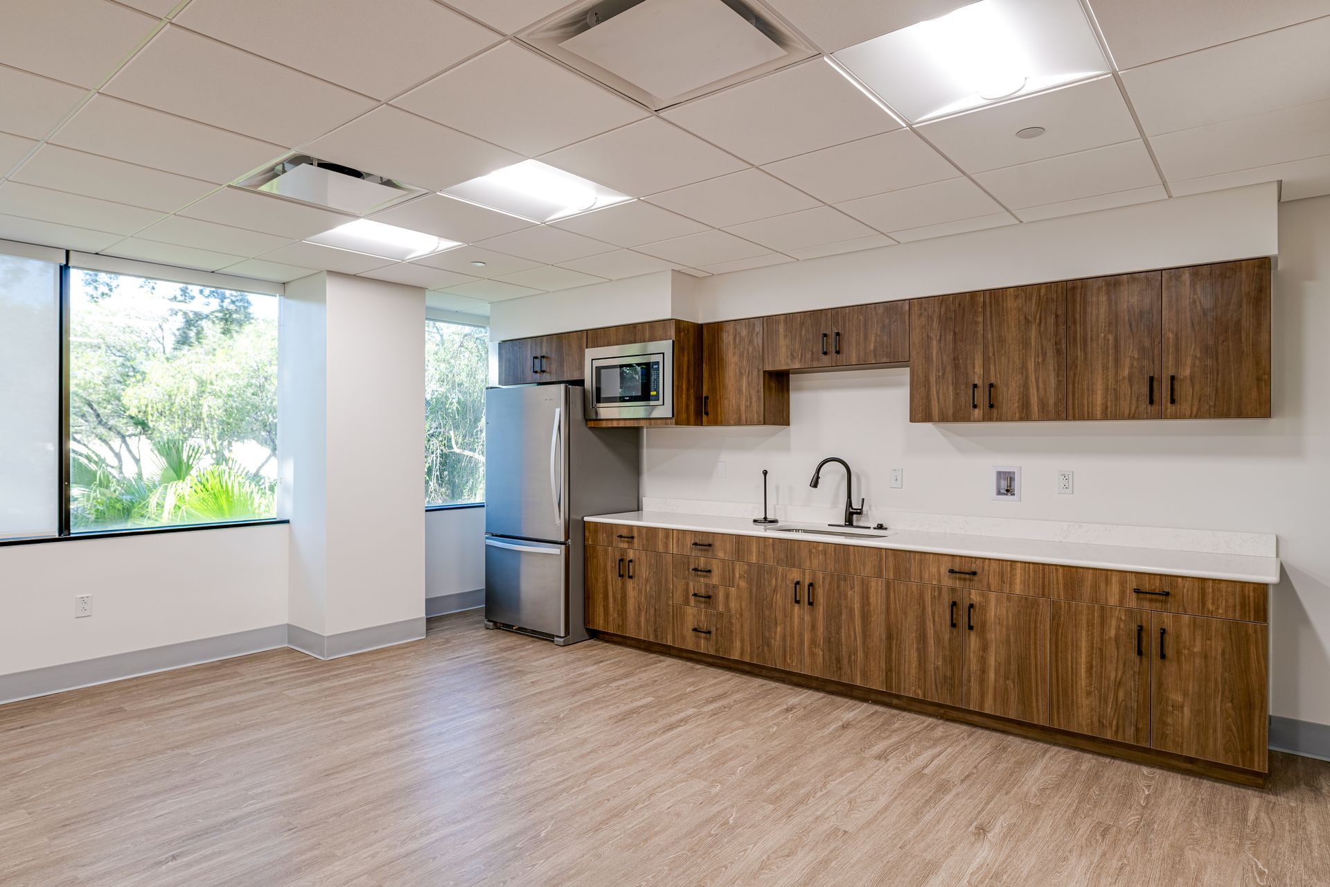 Solid Surface Countertop Tampa, FL | Home Pride Cabinets