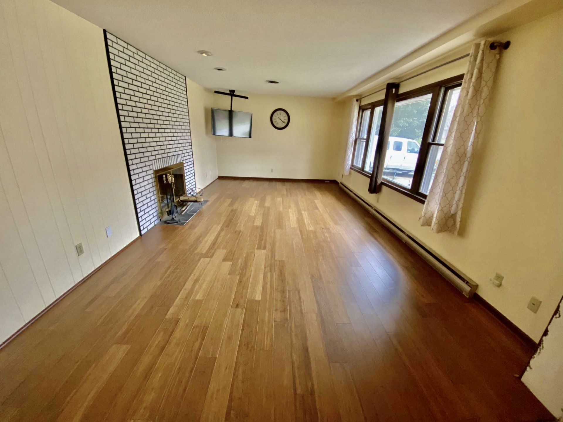 Hardwood Floor Installer in Des Moines, IA MB Flooring Inc