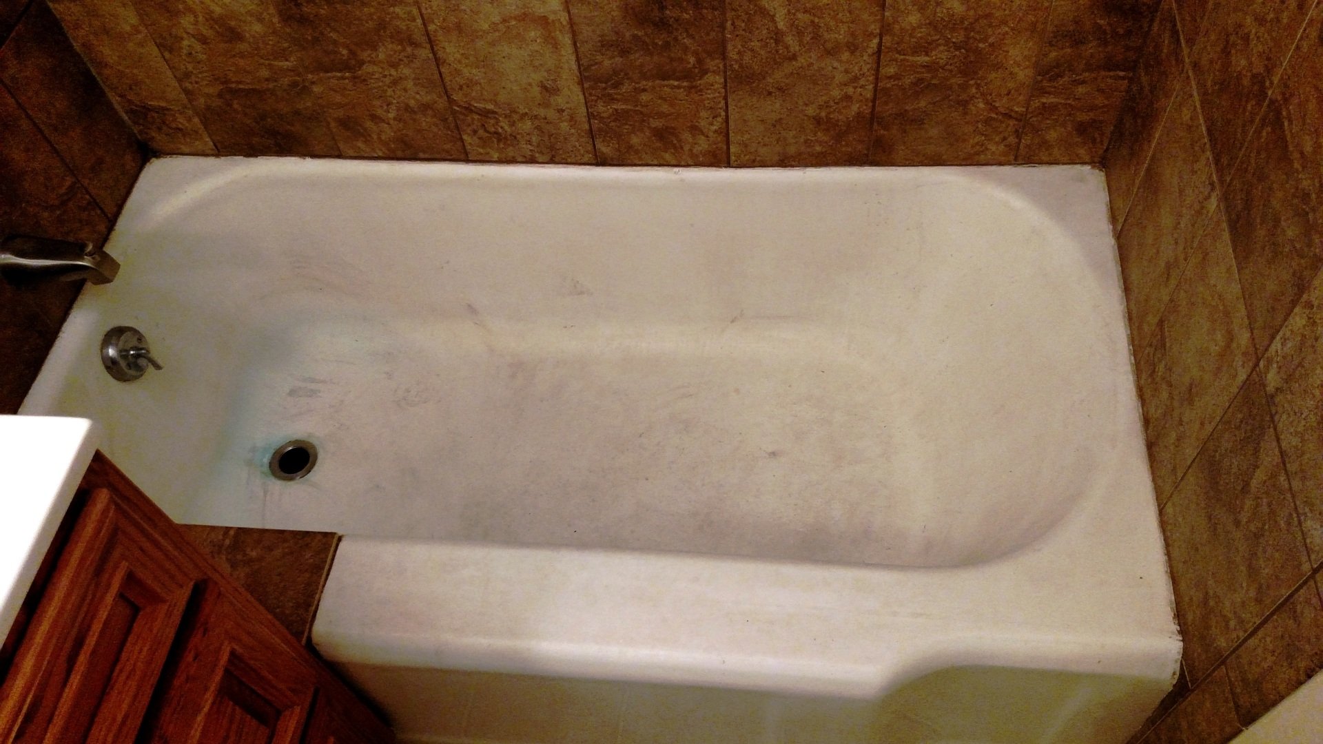 Bathroom Resurfacing Acrylic Coating Rochester, MN