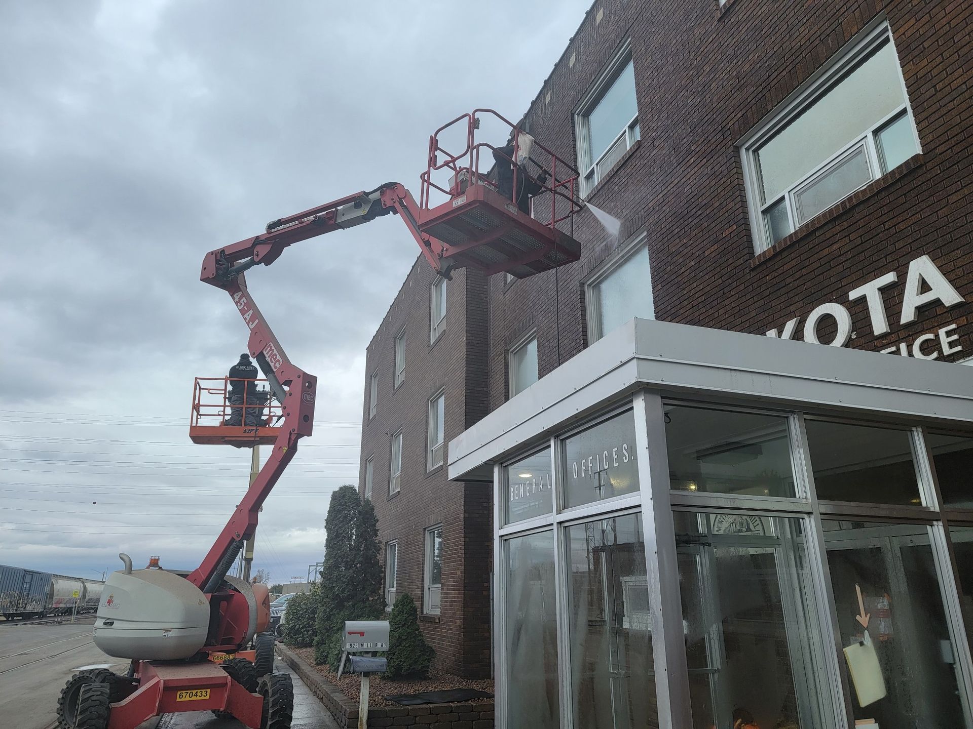 Pressure Washing GF Bin Cleaners Grand Forks, ND