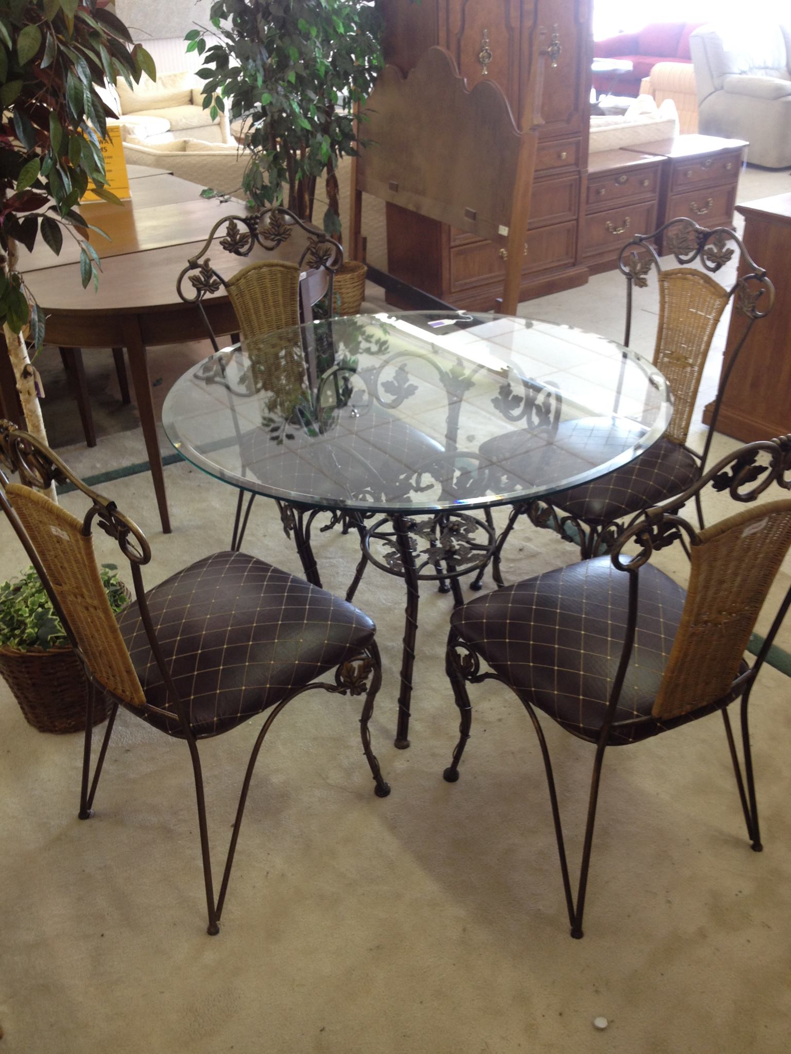 Consignment Furniture Showroom Sofas Waco, TX