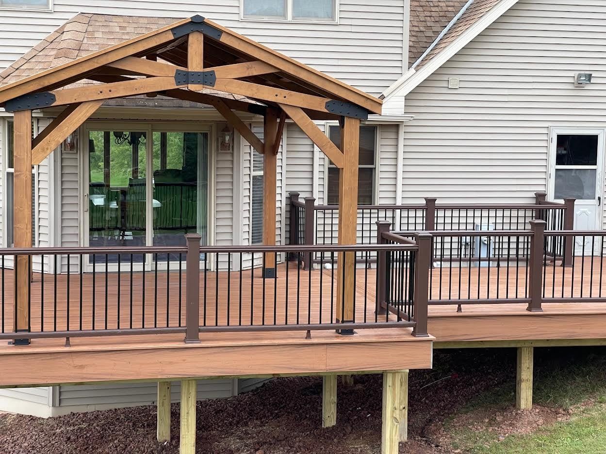 Custom Decks & Renovations Gallery | Northeastern WI