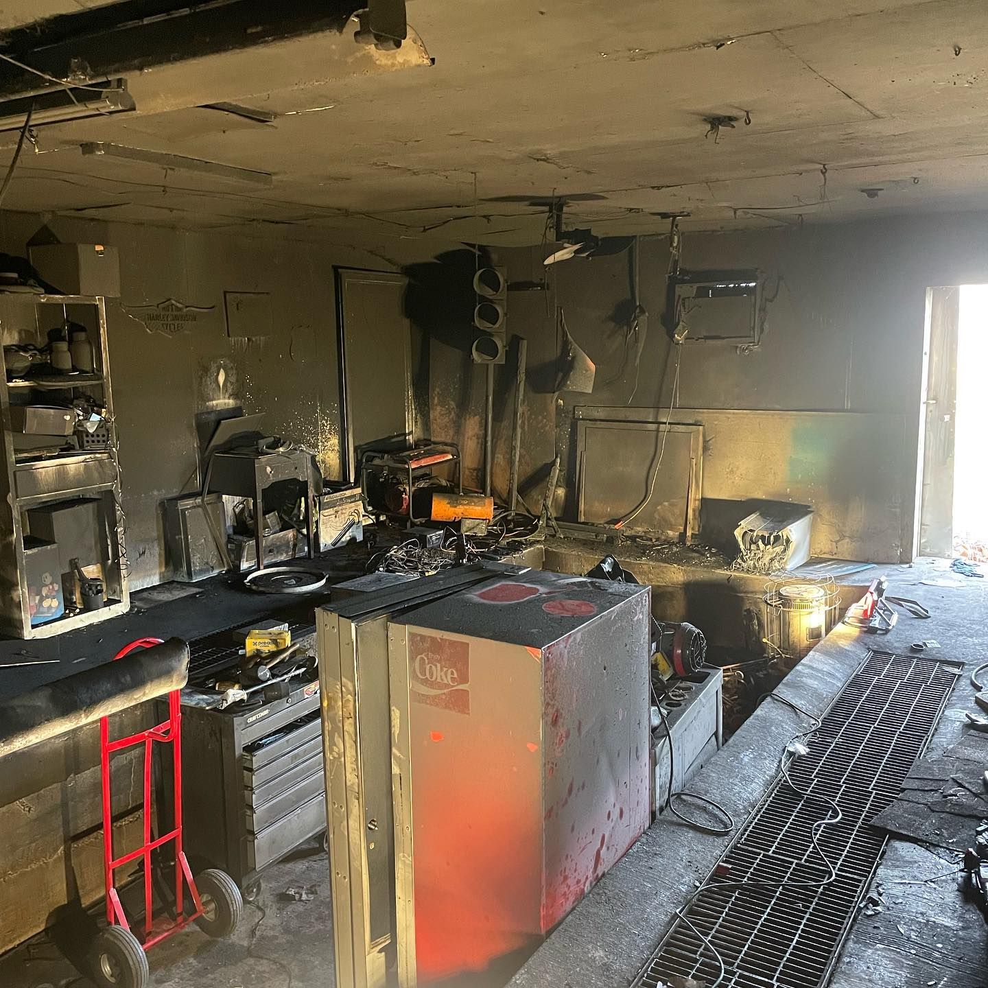 🔥 Spring Yard Cleanup Fires: How to Burn Leaves Safely