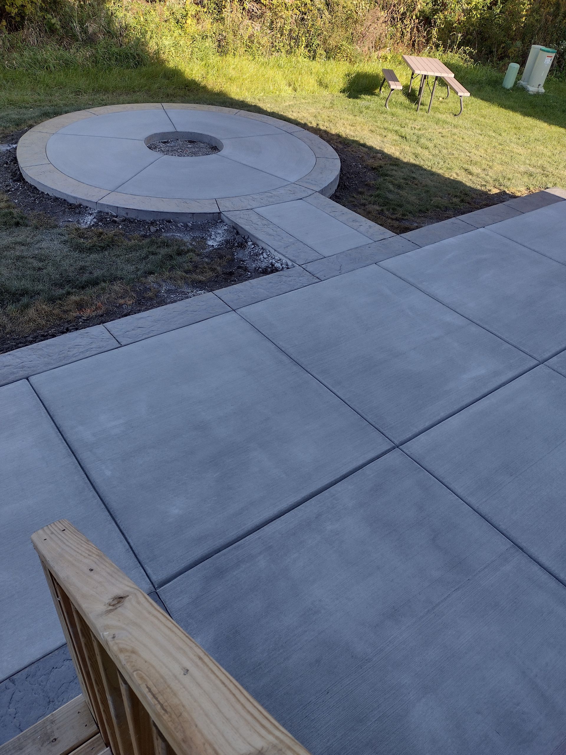 Cement Patio Rounded Concrete Patios | Round Lake, IL