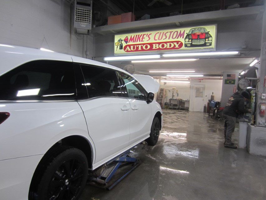 service-gallery-mike-s-custom-auto-body